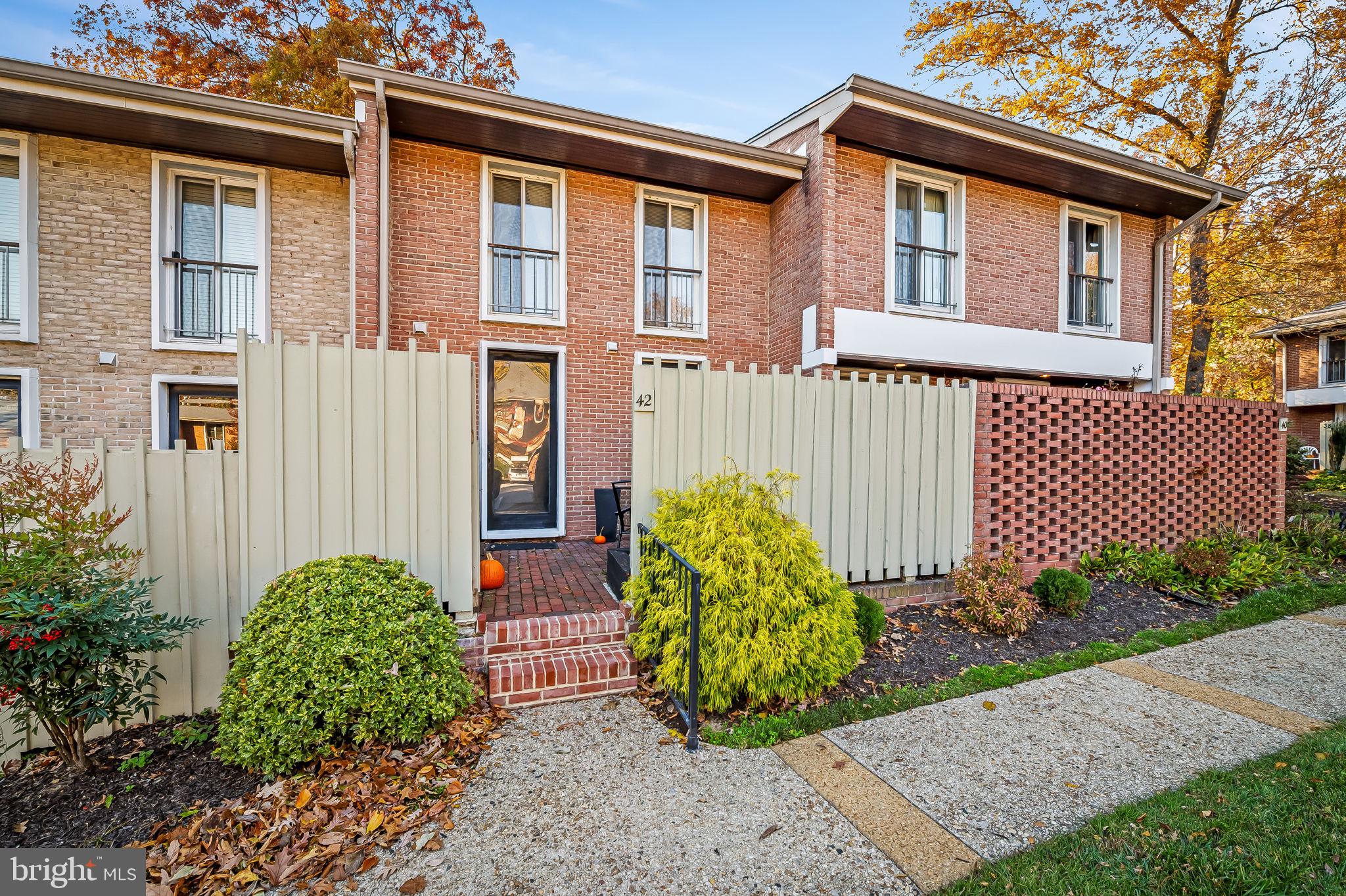 CROSS KEYS - Residential