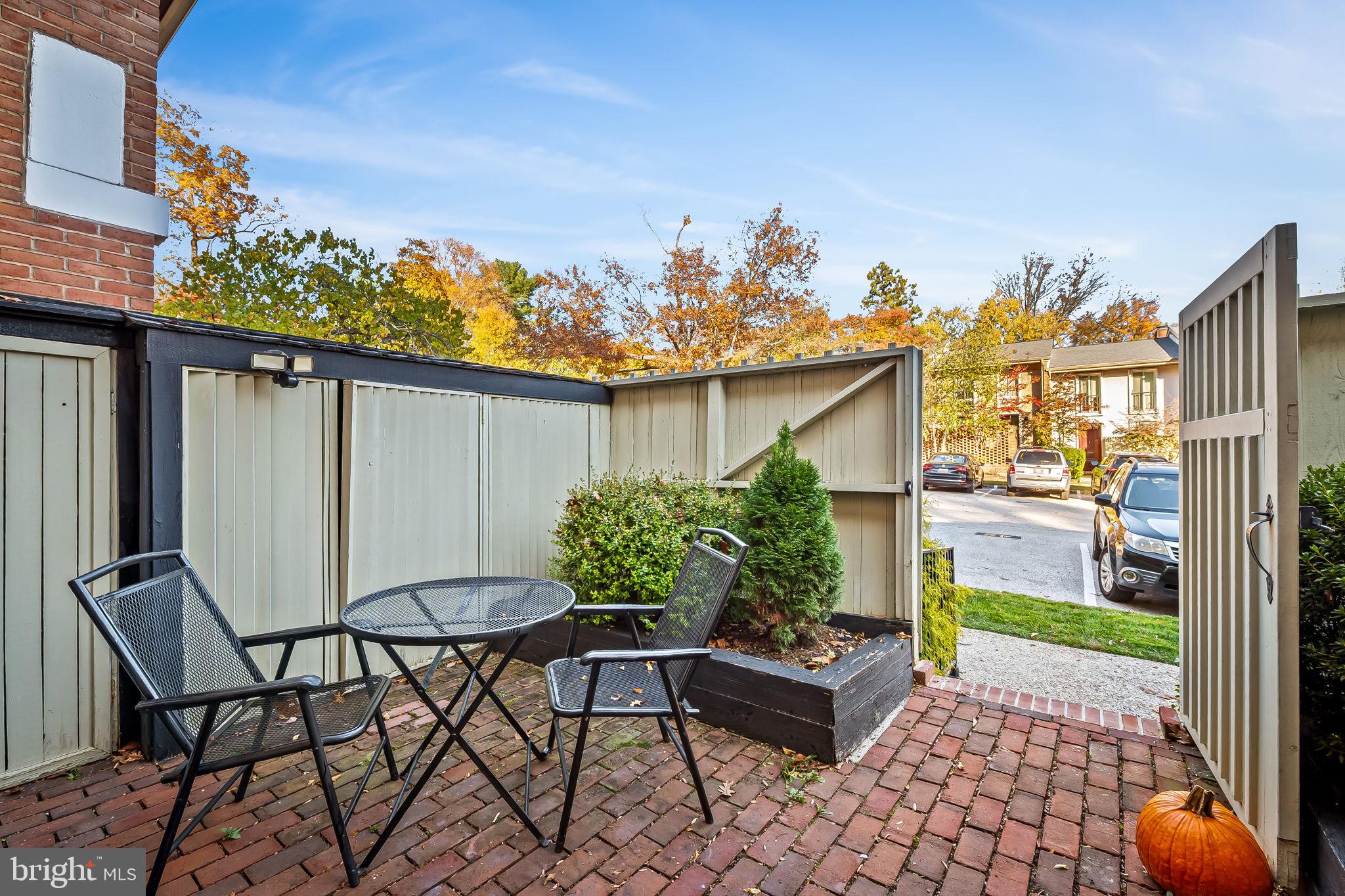 CROSS KEYS - Residential