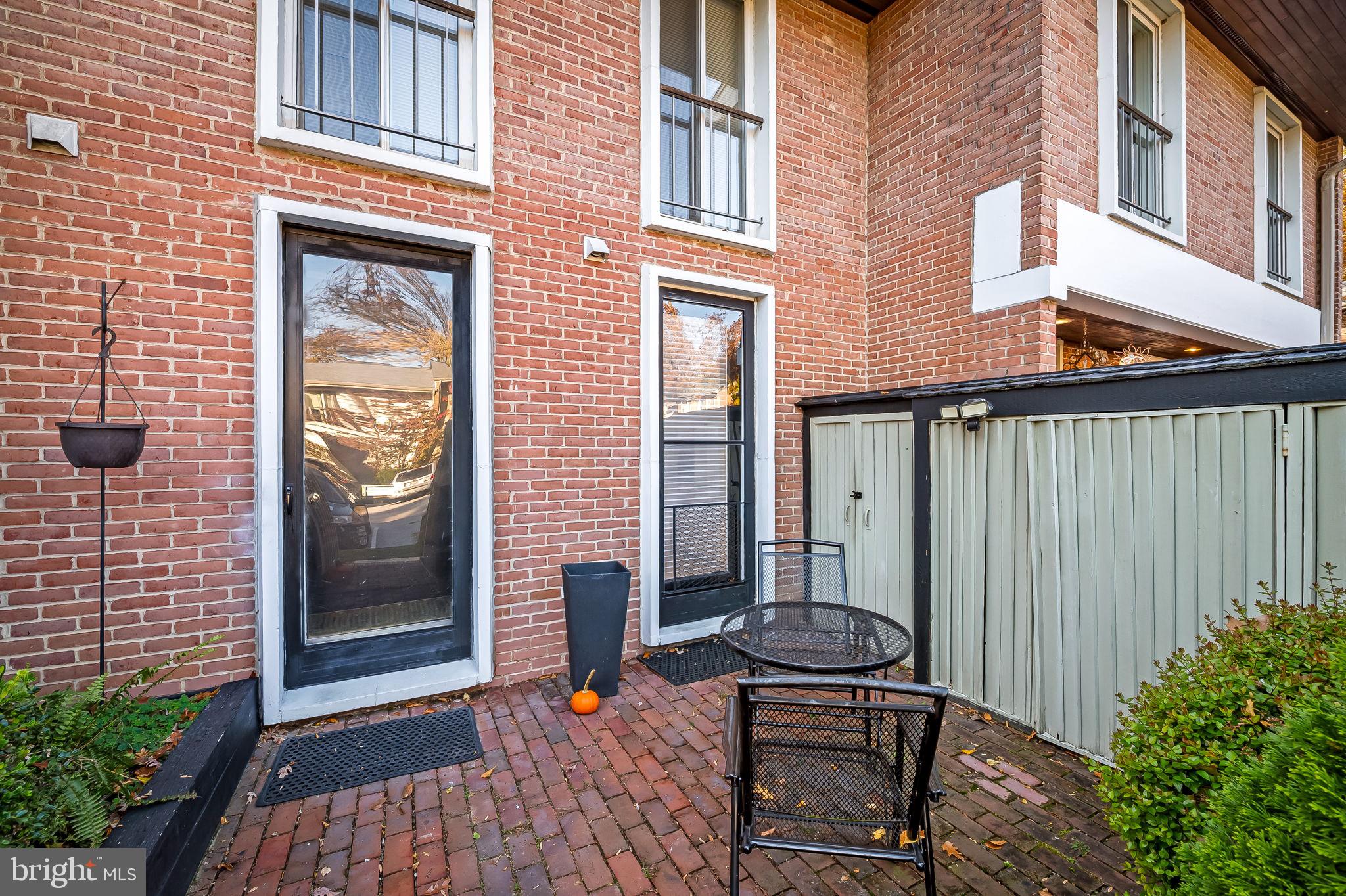 CROSS KEYS - Residential