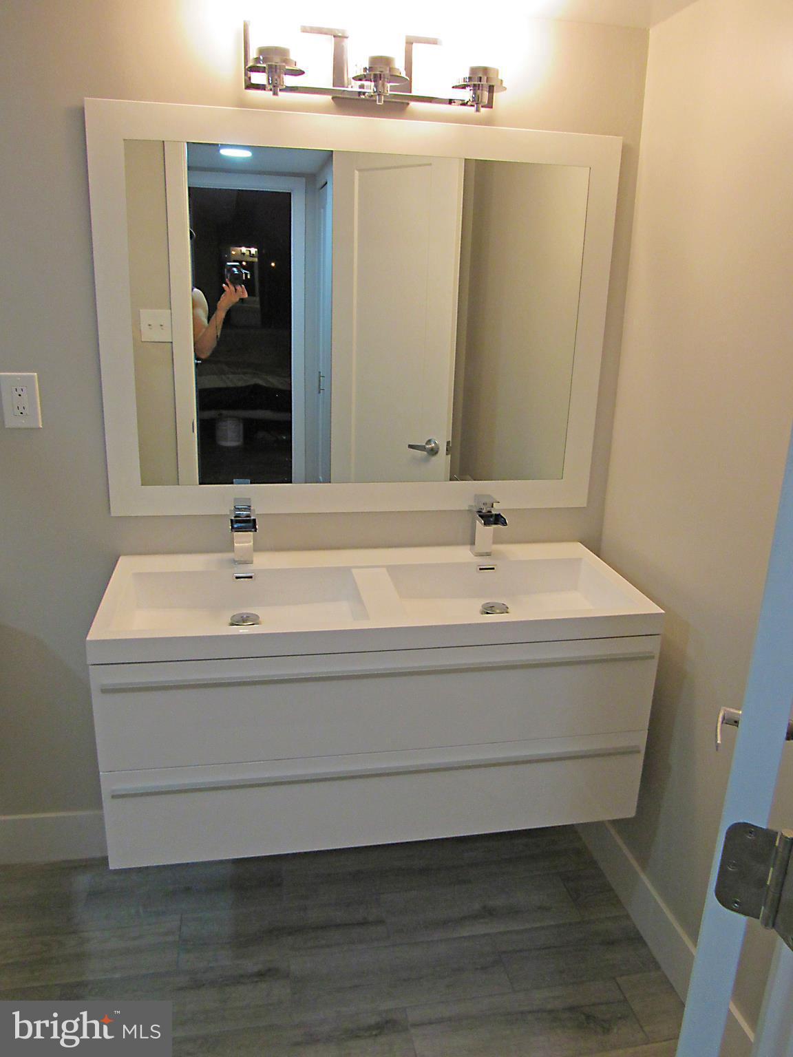 AMERICANA CENTRE - Residential