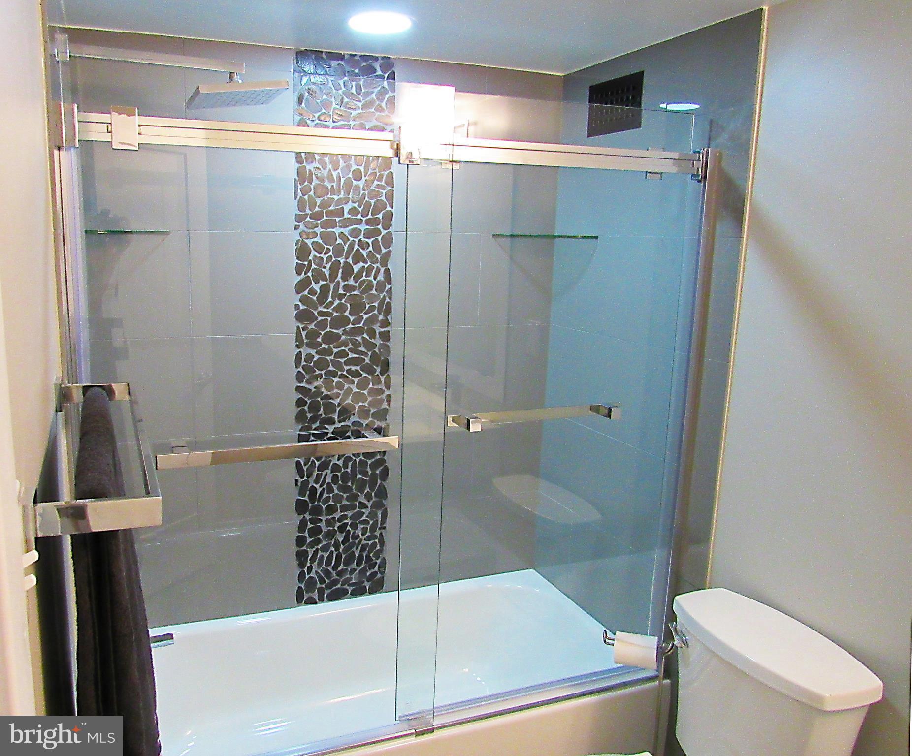 AMERICANA CENTRE - Residential