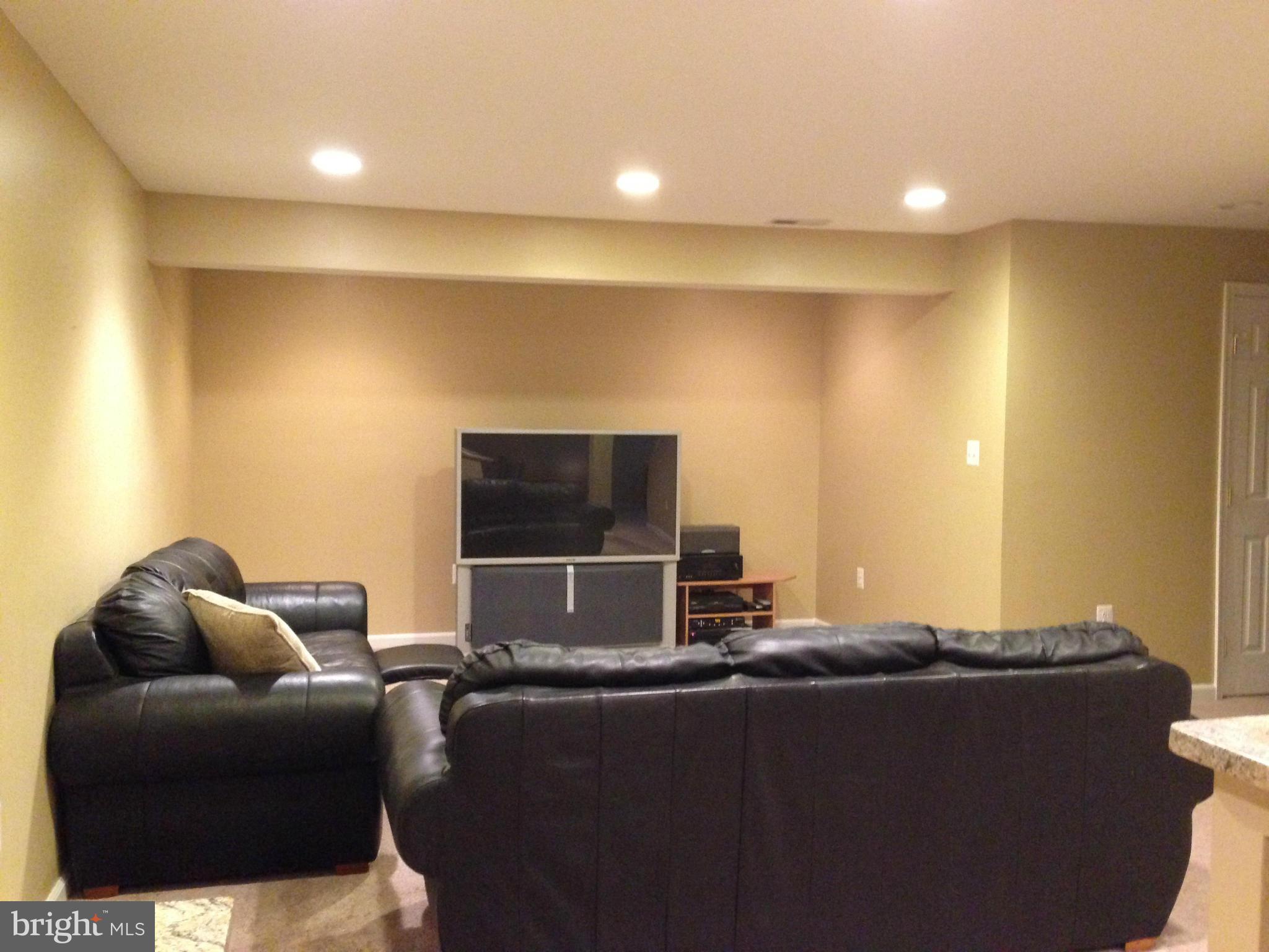 BLUE SPRING FARM - Residential