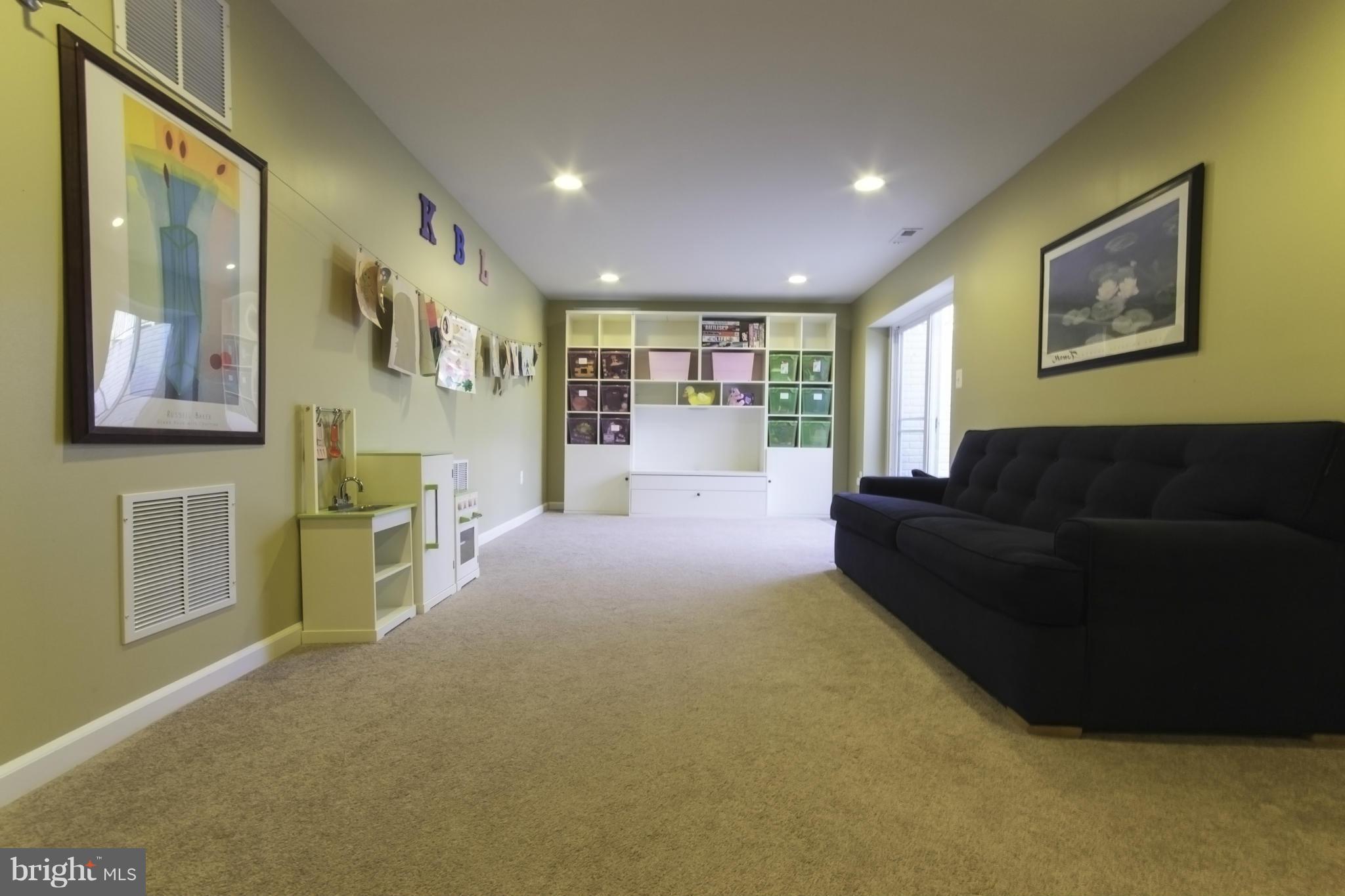 BLUE SPRING FARM - Residential