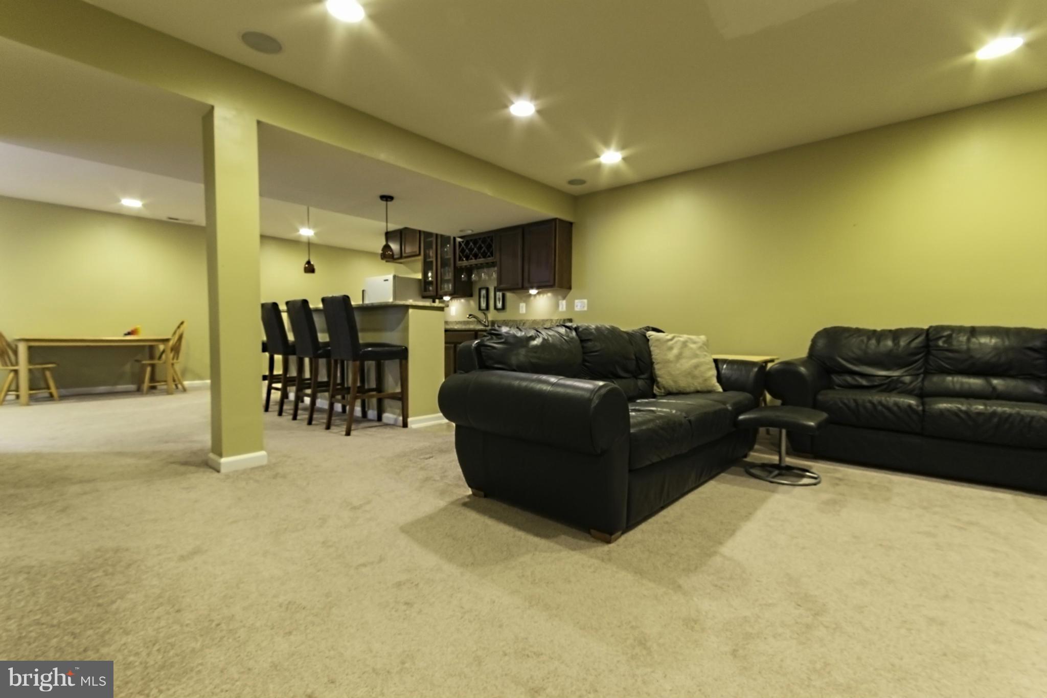 BLUE SPRING FARM - Residential