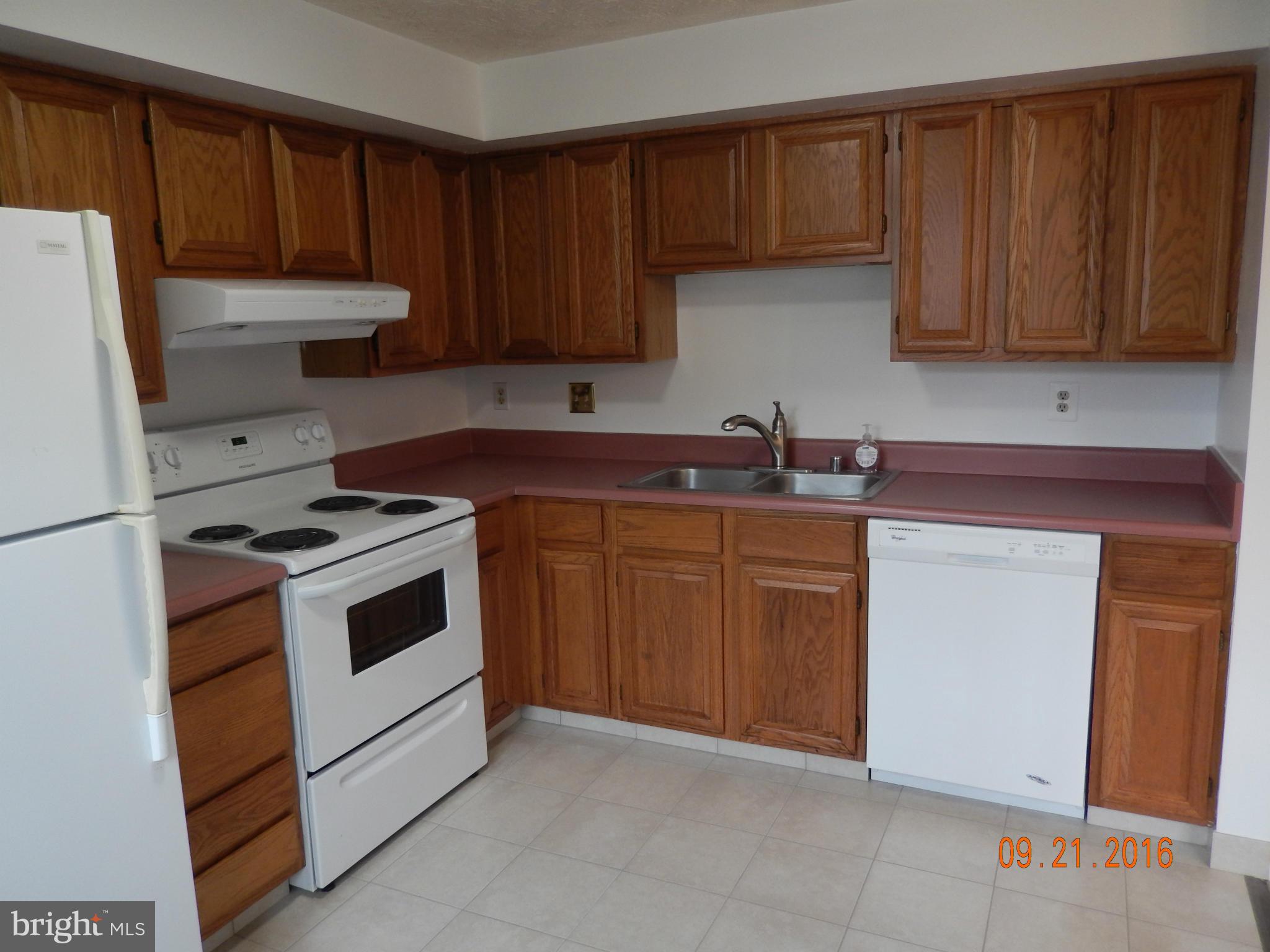 COURTS OF TYSONS - Residential Lease