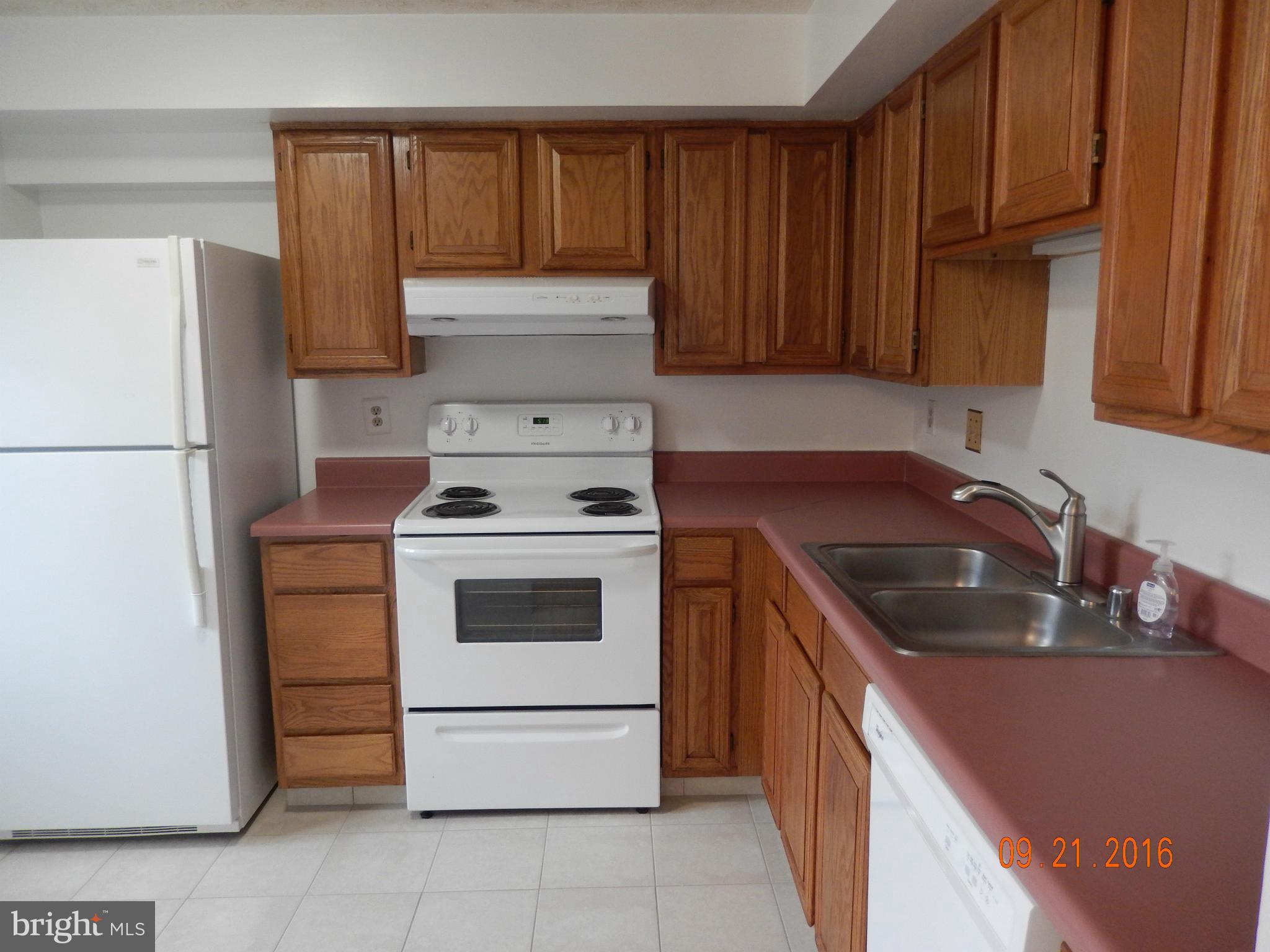 COURTS OF TYSONS - Residential Lease