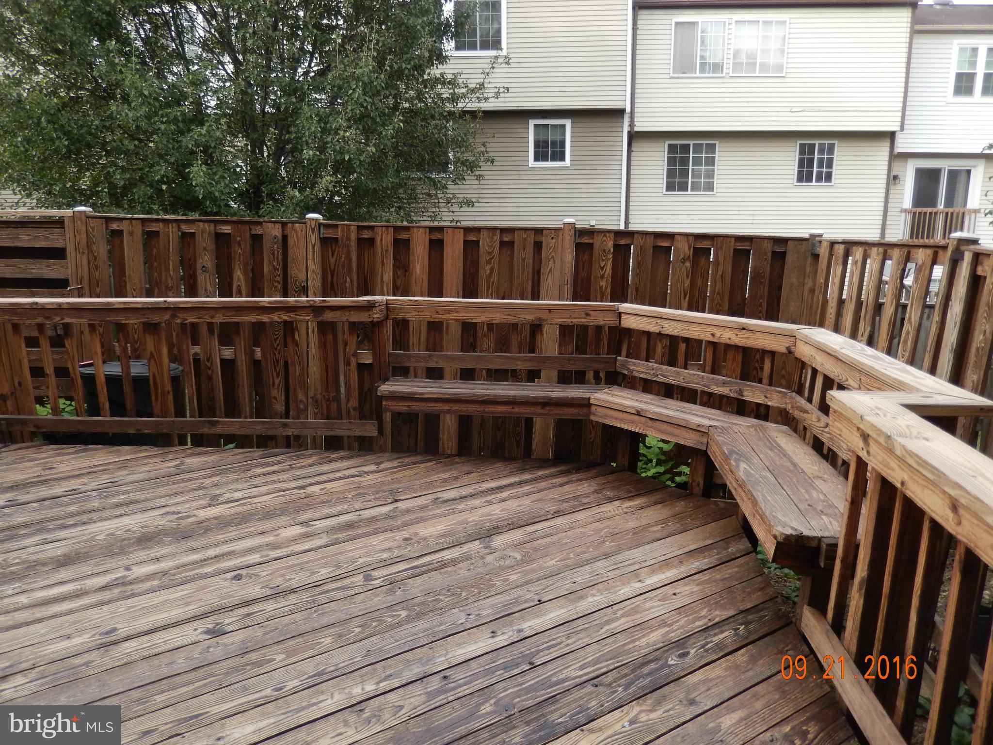 COURTS OF TYSONS - Residential Lease