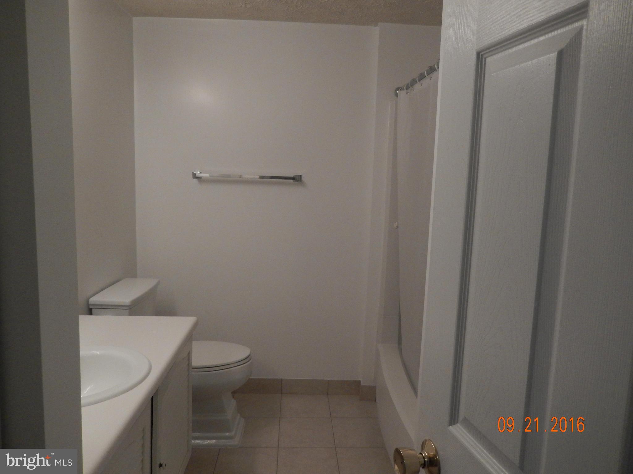 COURTS OF TYSONS - Residential Lease