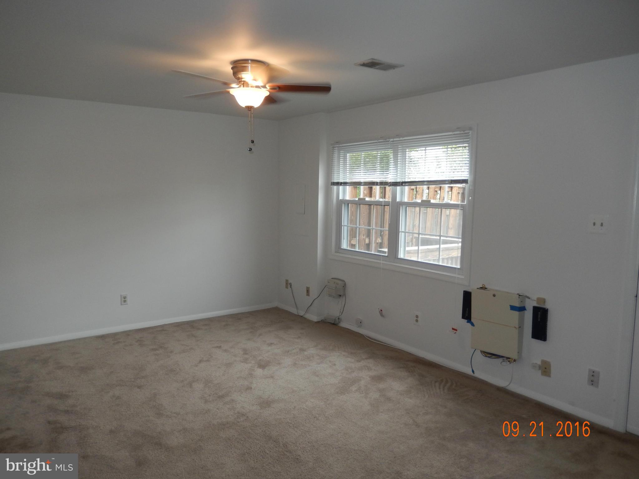 COURTS OF TYSONS - Residential Lease