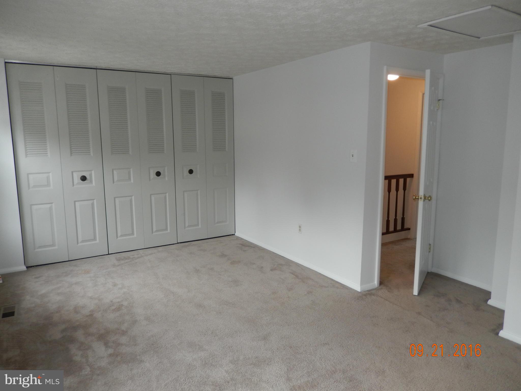 COURTS OF TYSONS - Residential Lease