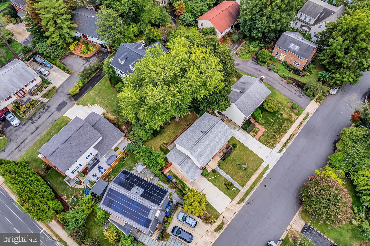 OVER LEE KNOLLS - Residential