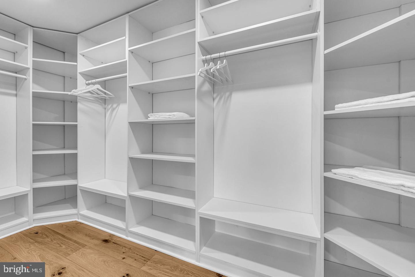 OVER LEE KNOLLS - Residential