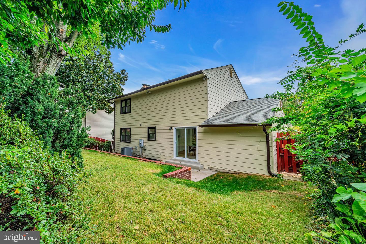 OVER LEE KNOLLS - Residential