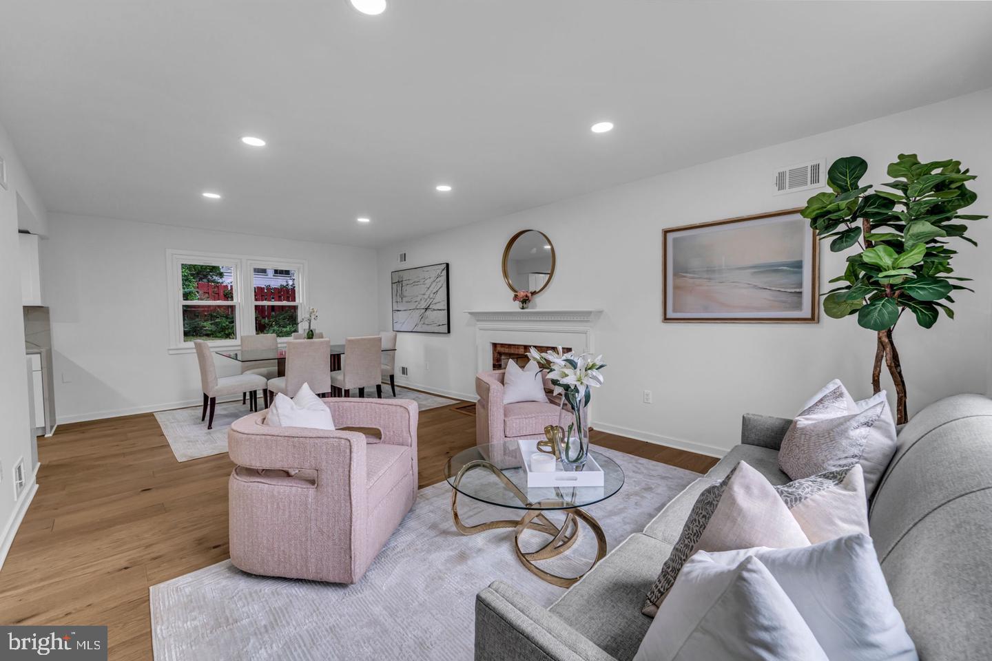 OVER LEE KNOLLS - Residential