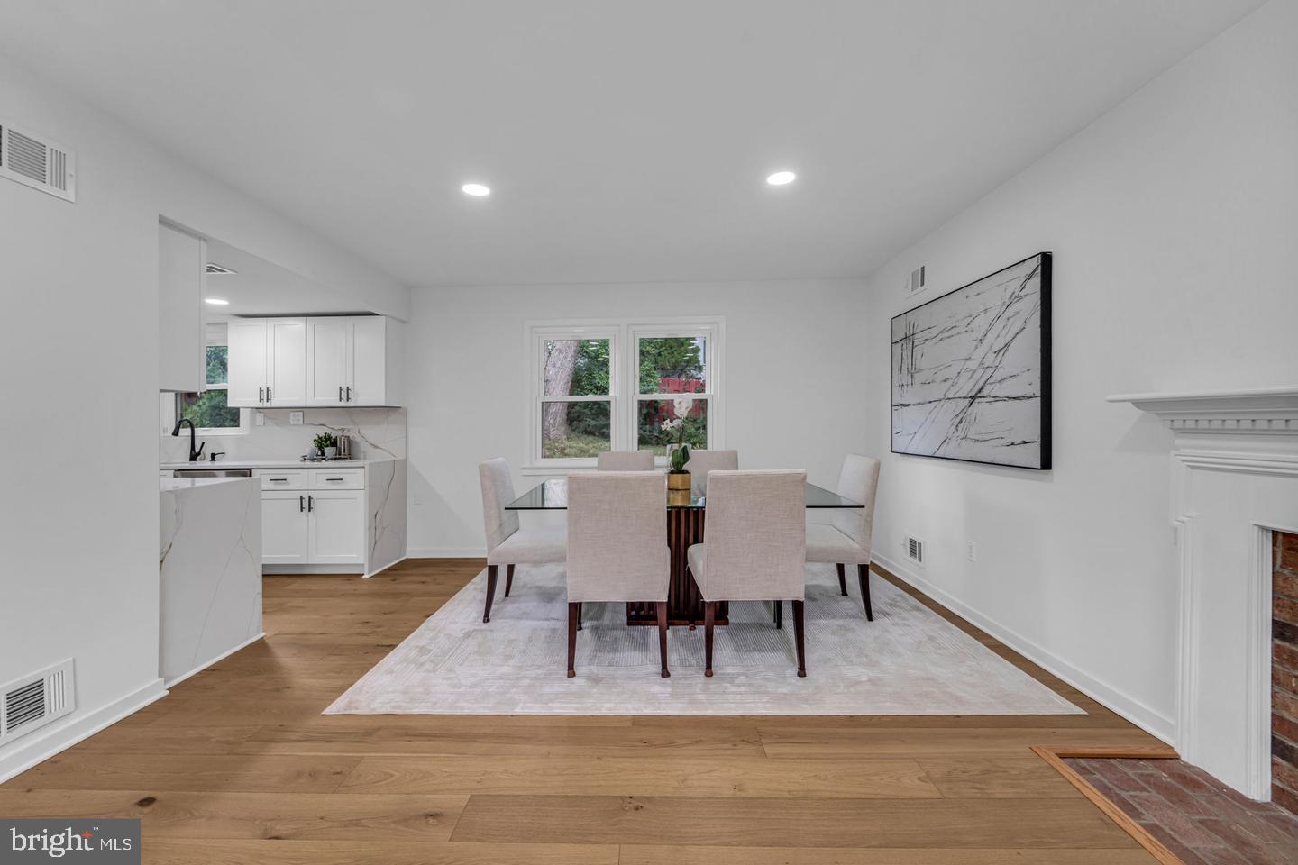 OVER LEE KNOLLS - Residential