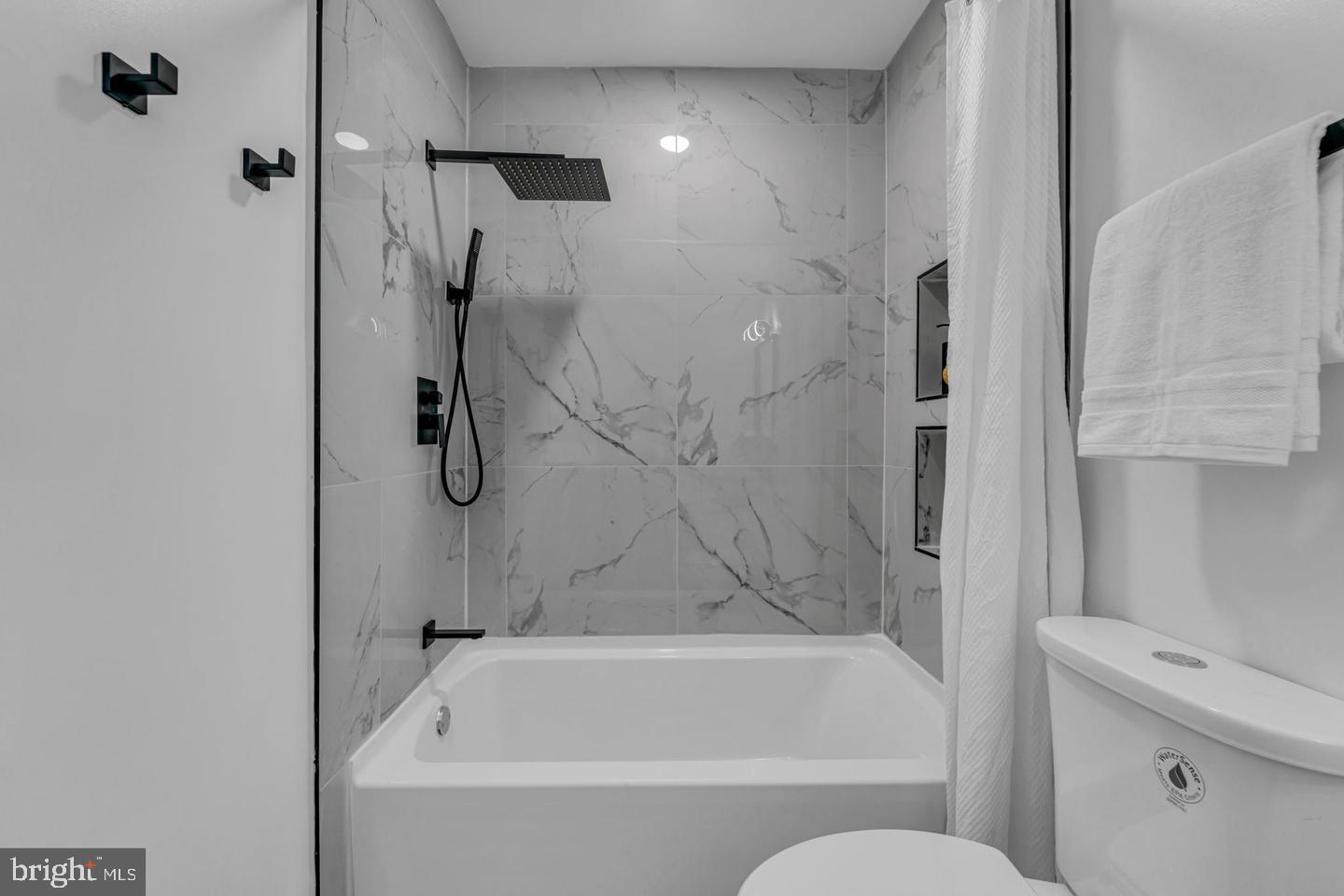 OVER LEE KNOLLS - Residential