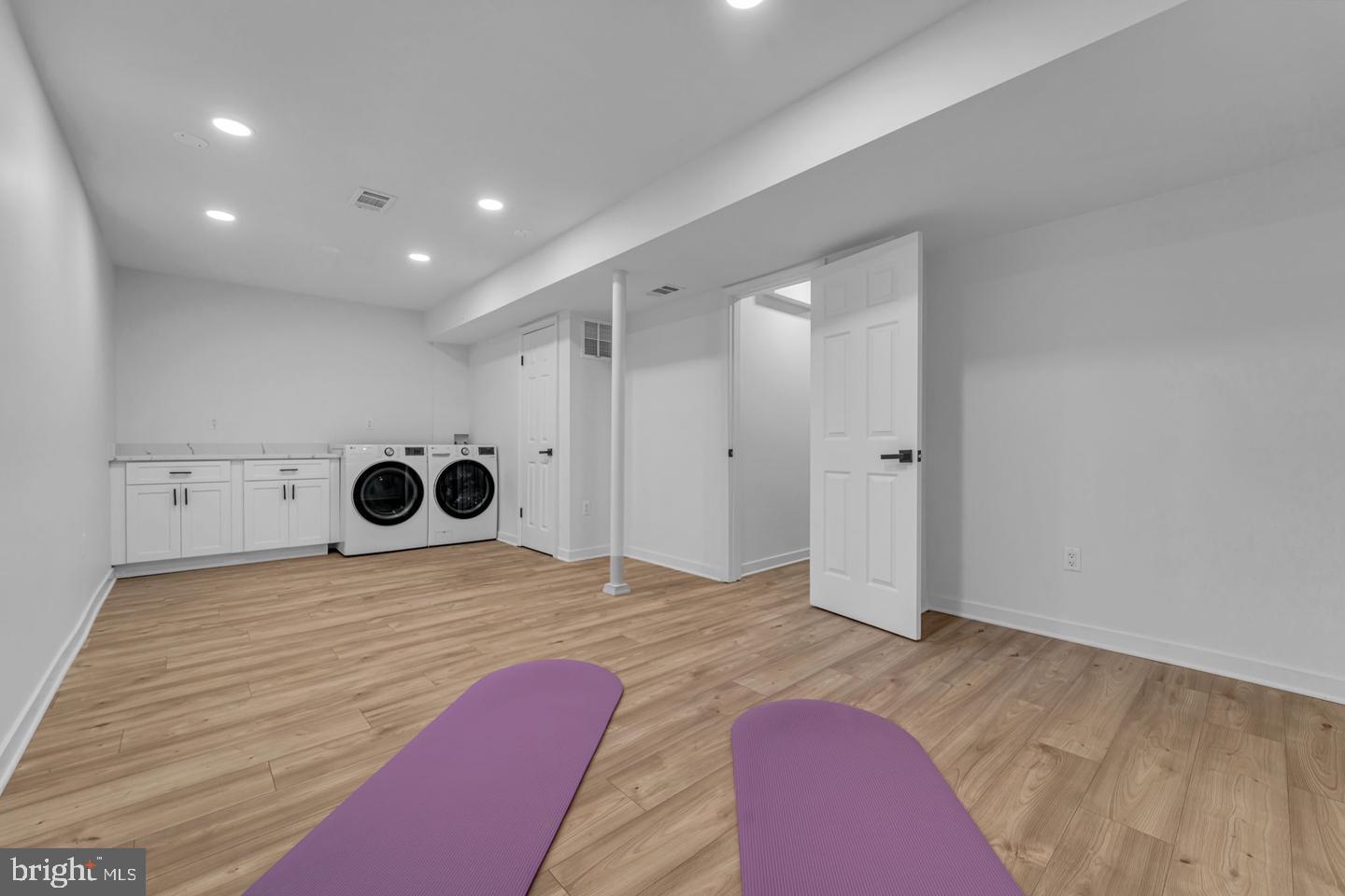 OVER LEE KNOLLS - Residential