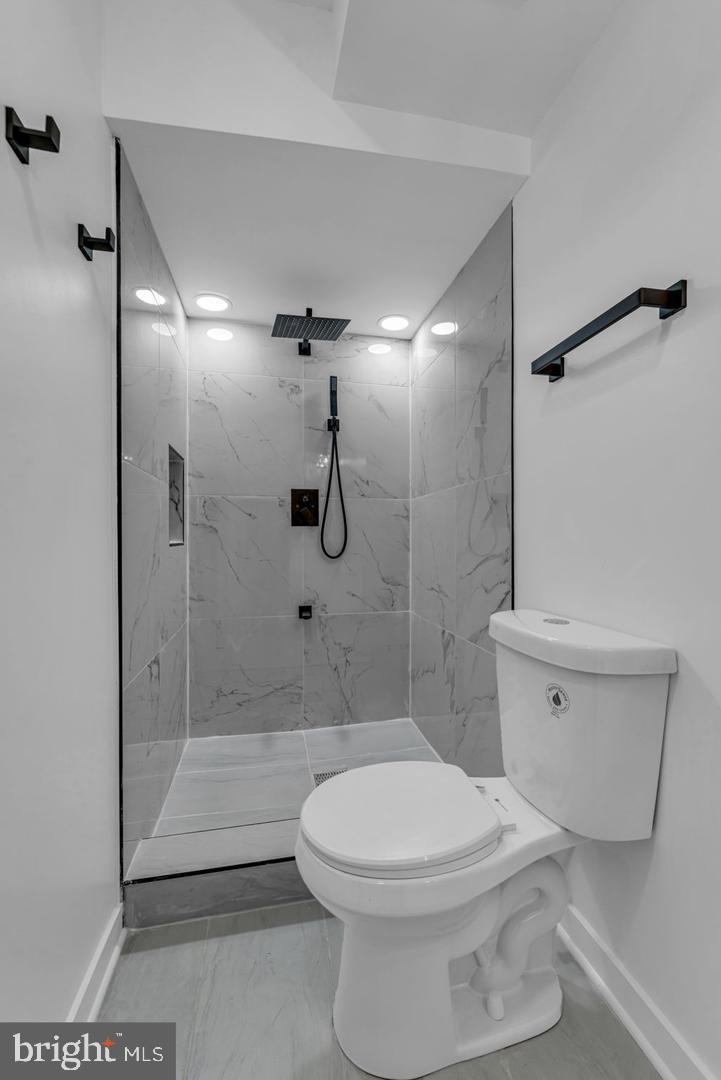 OVER LEE KNOLLS - Residential