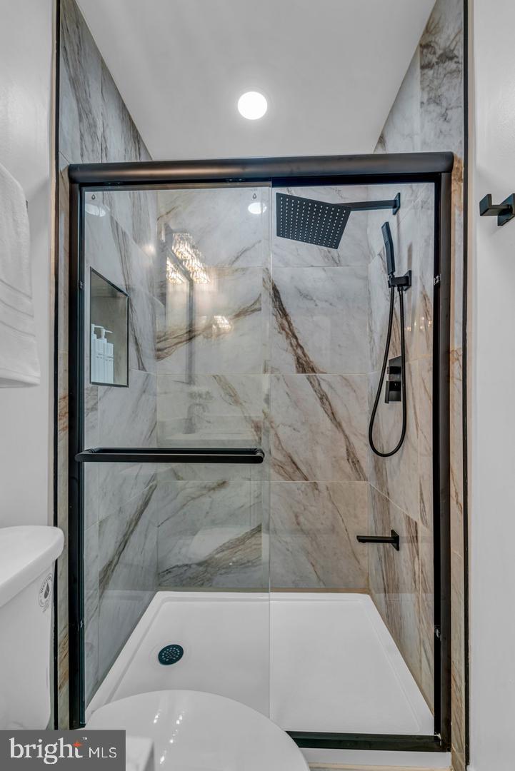 OVER LEE KNOLLS - Residential