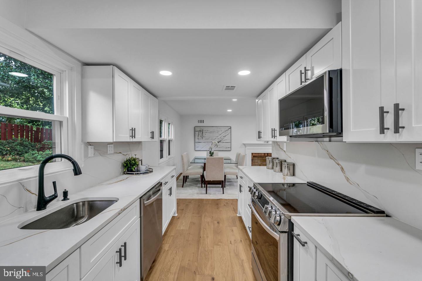 OVER LEE KNOLLS - Residential