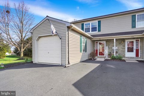 Townhouse For Sale - 336 Deerfield Drive<br/> MOUNT JOY, PA 17552