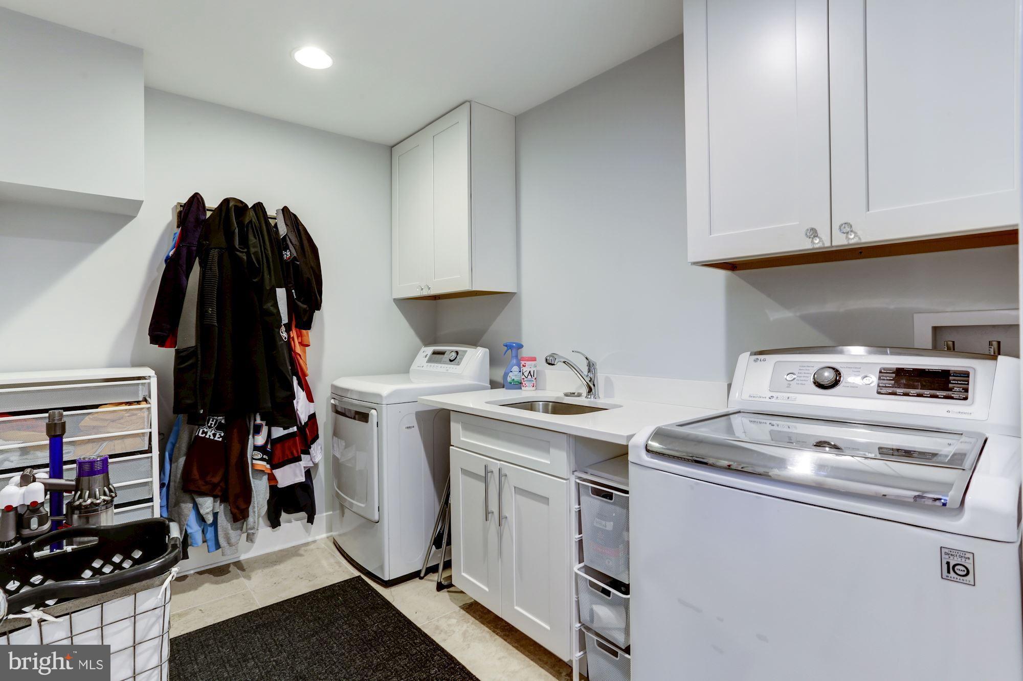 HILLWOOD - Residential