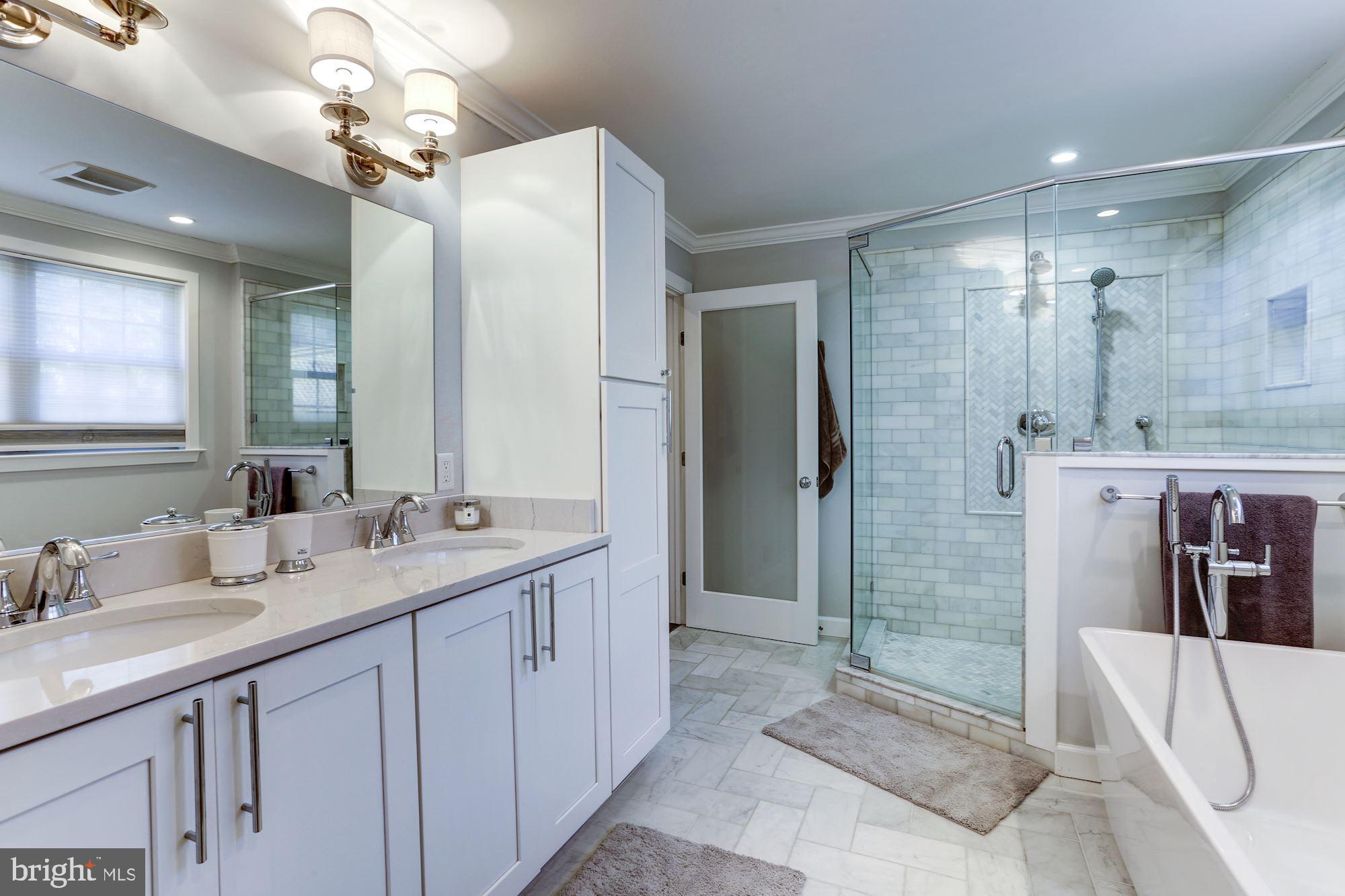 HILLWOOD - Residential