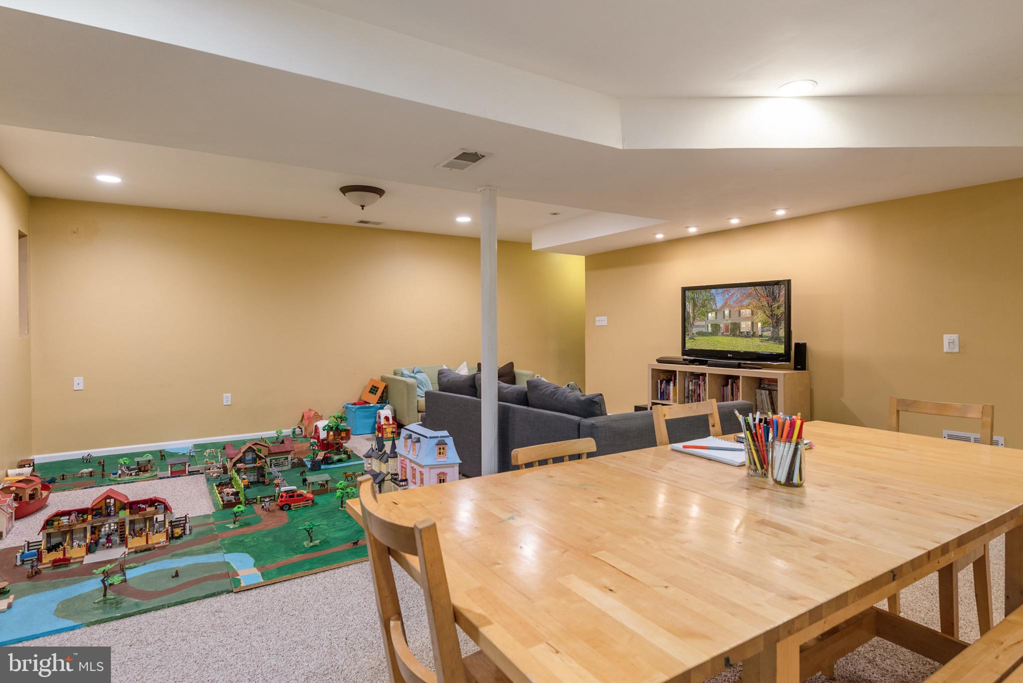 AUTUMN RIDGE - Residential