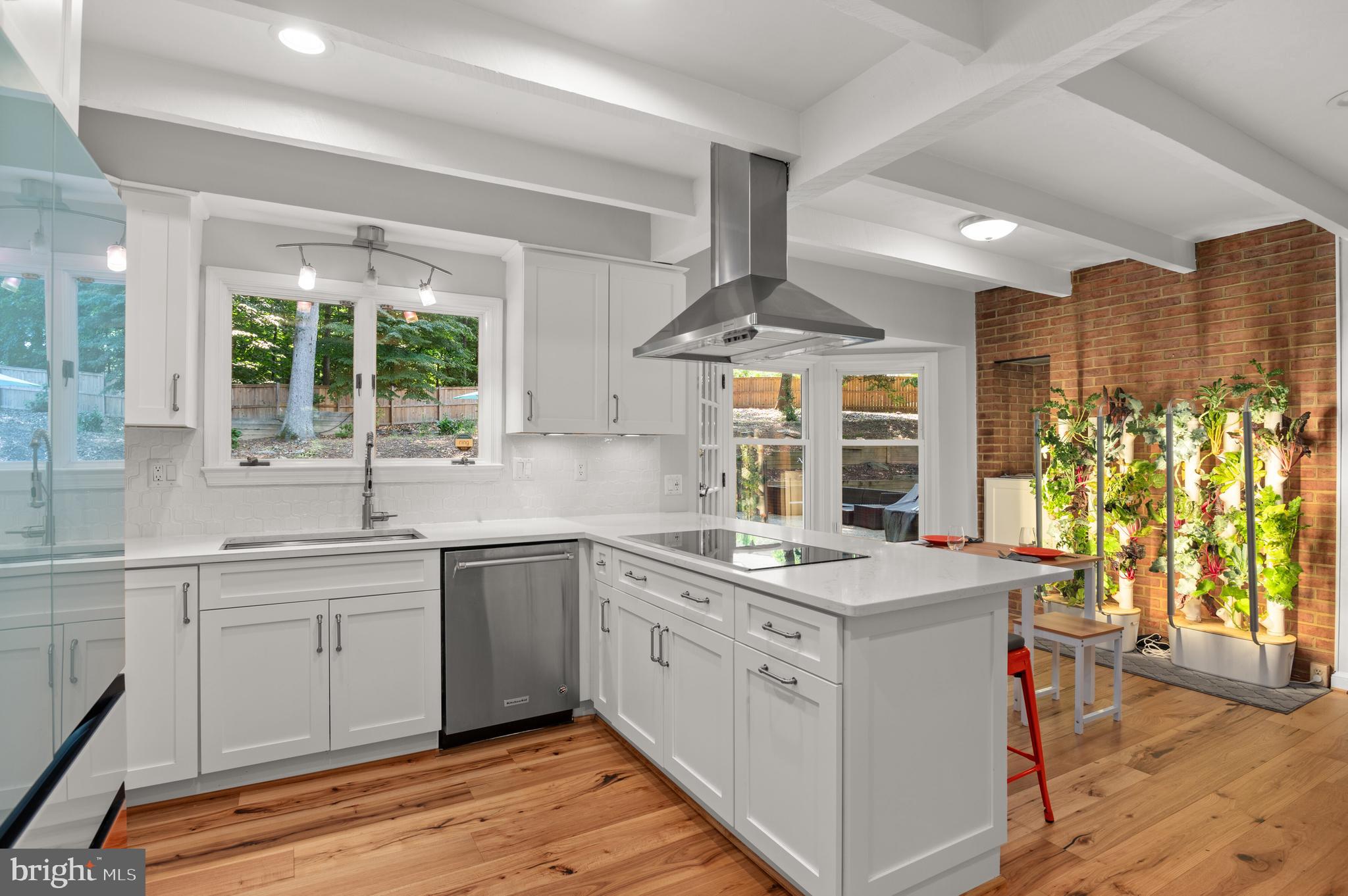 MCAULEY PARK - Residential