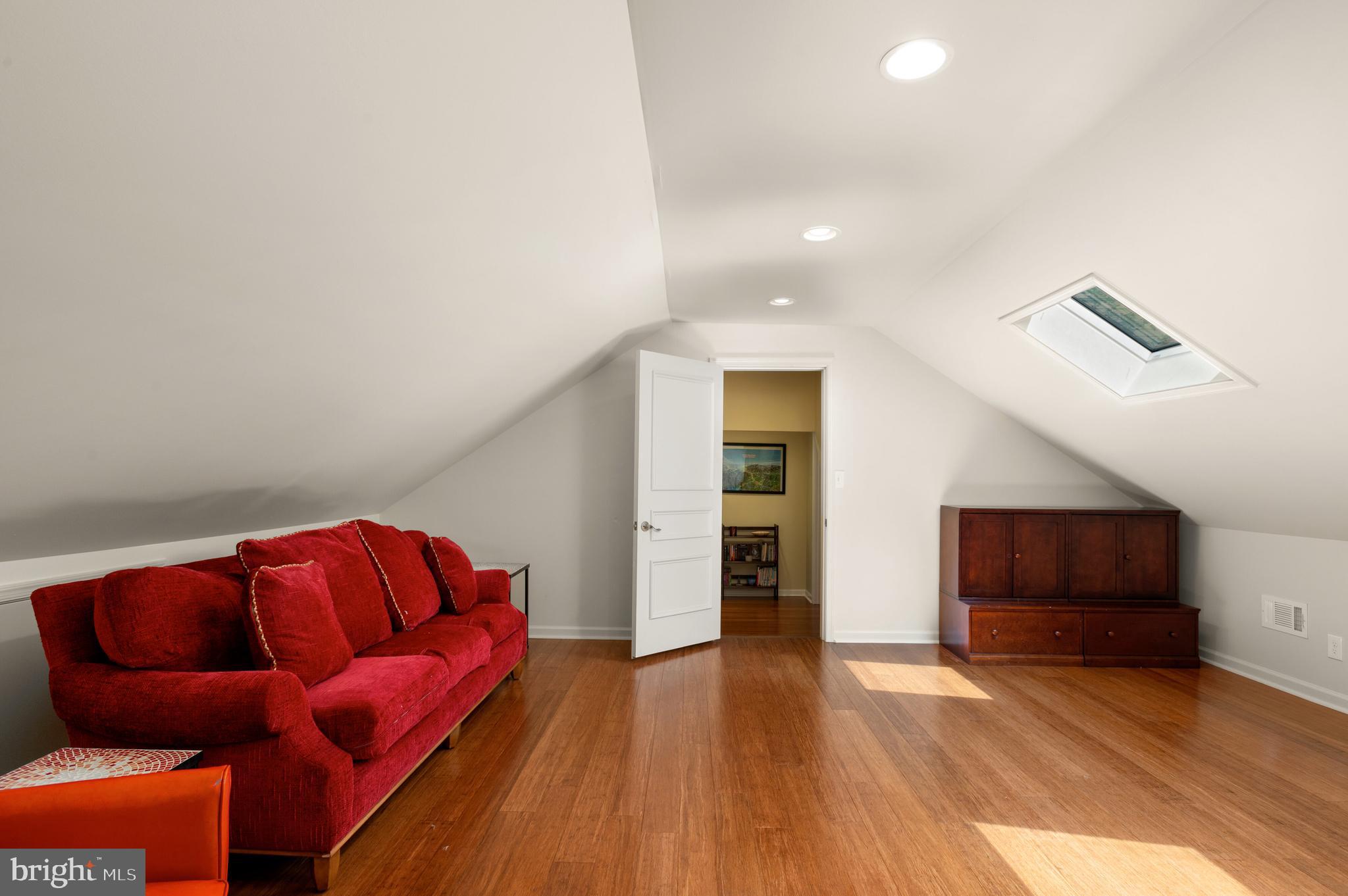 MCAULEY PARK - Residential