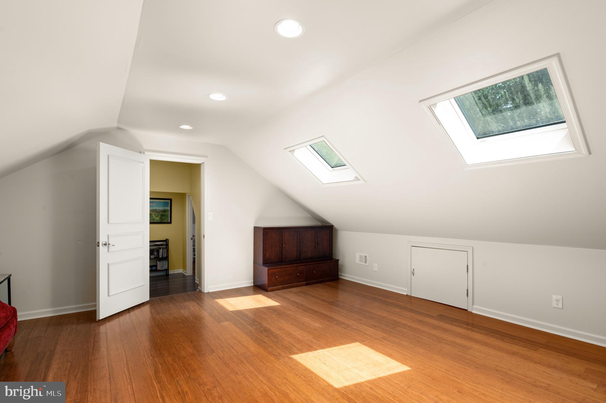 MCAULEY PARK - Residential