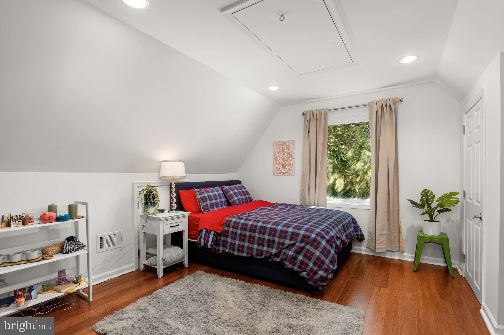 MCAULEY PARK - Residential