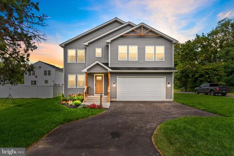1610 EDGELY ROAD LEVITTOWN PA 19057