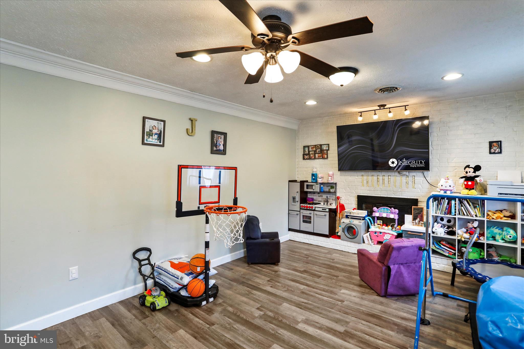 QUAIL VALLEY ESTATES - Residential