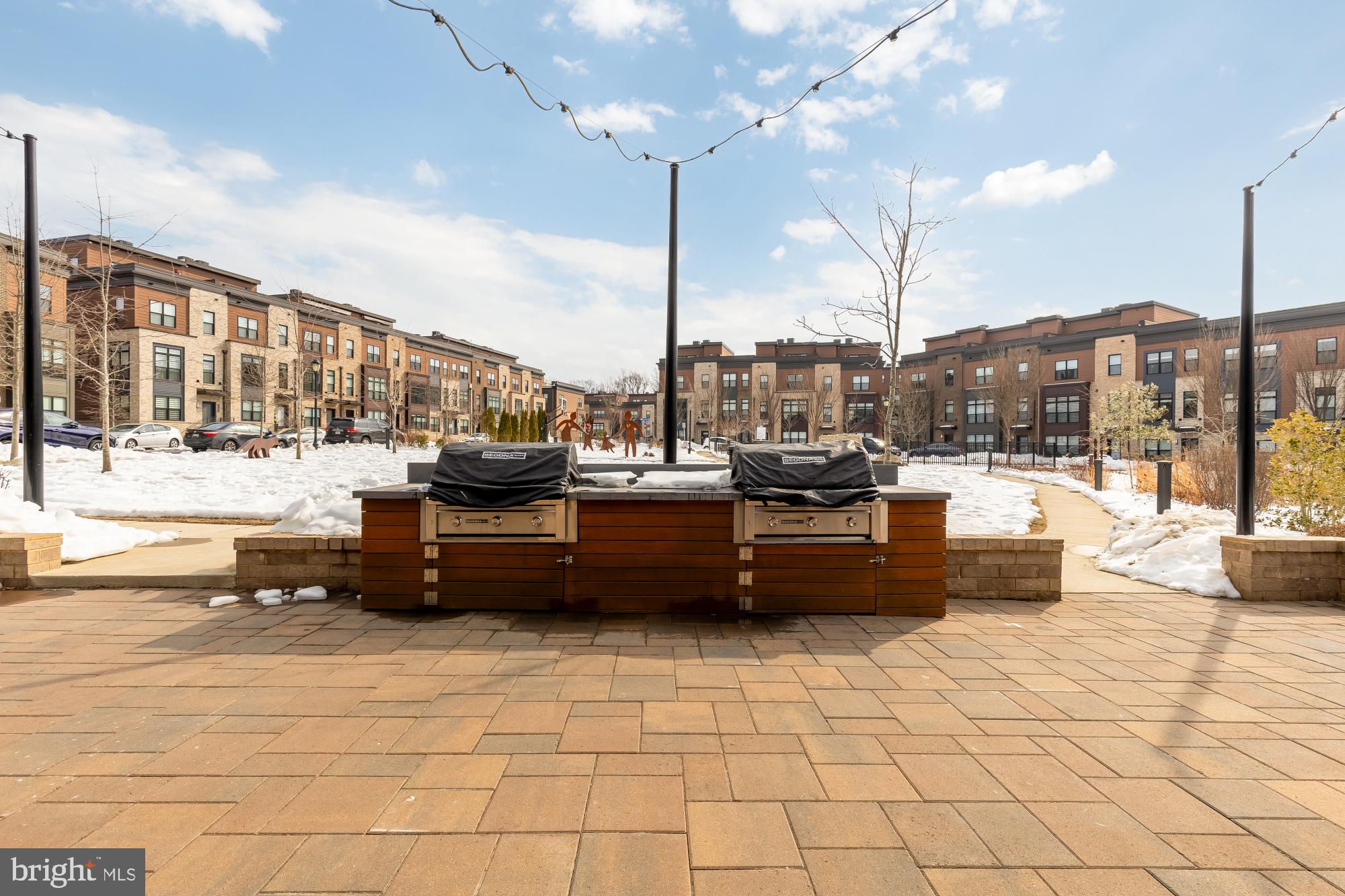 TOWER OAKS - Residential