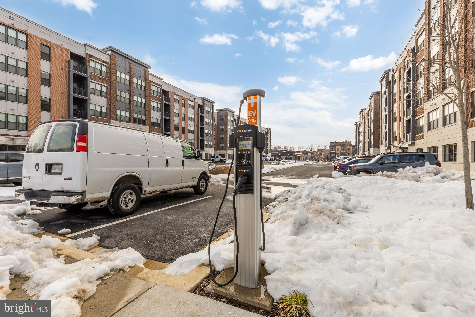 TOWER OAKS - Residential