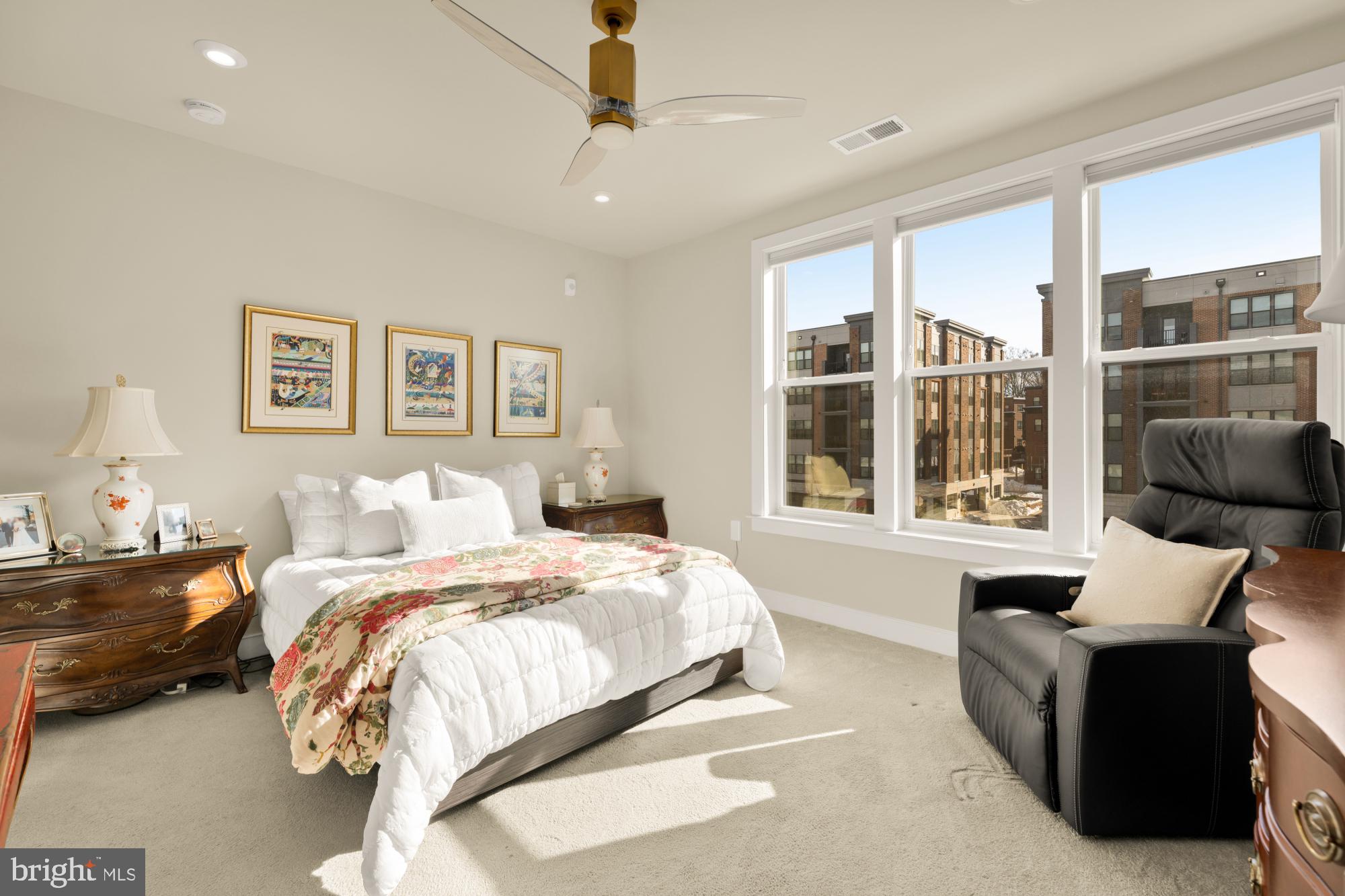 TOWER OAKS - Residential