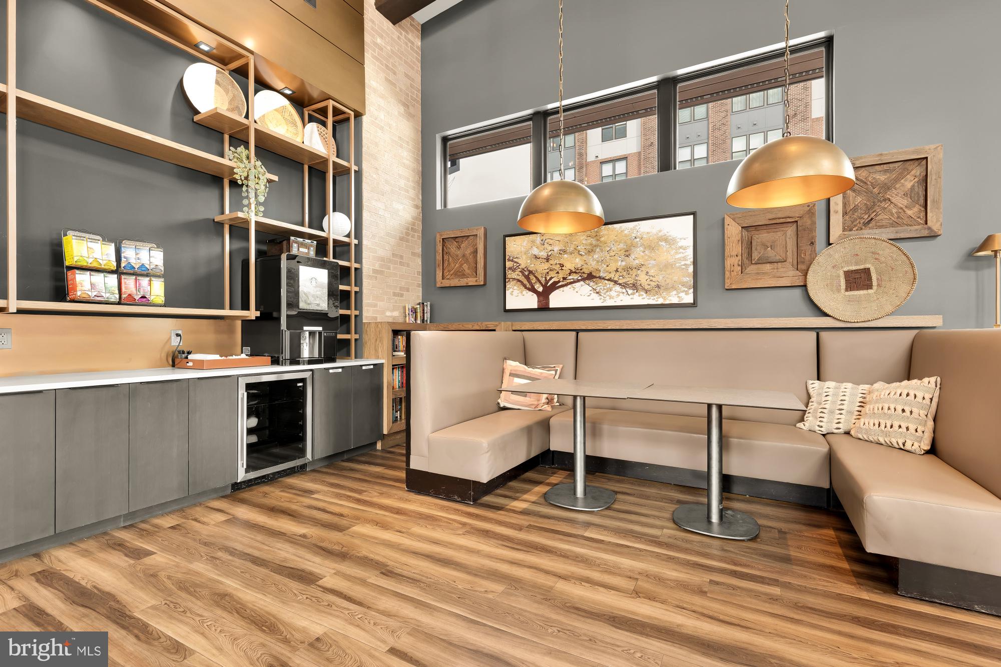 TOWER OAKS - Residential