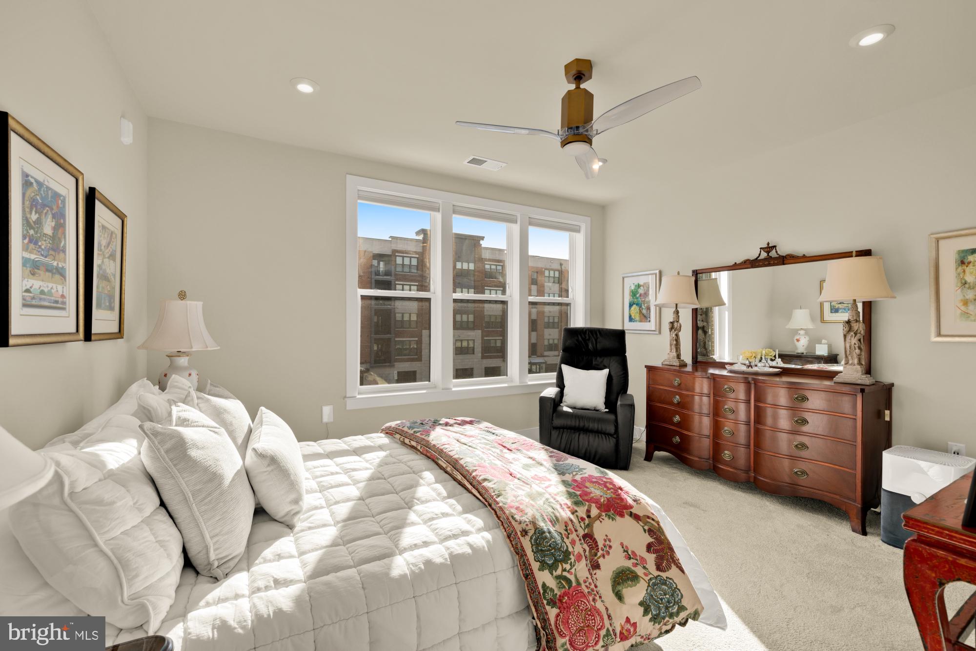 TOWER OAKS - Residential