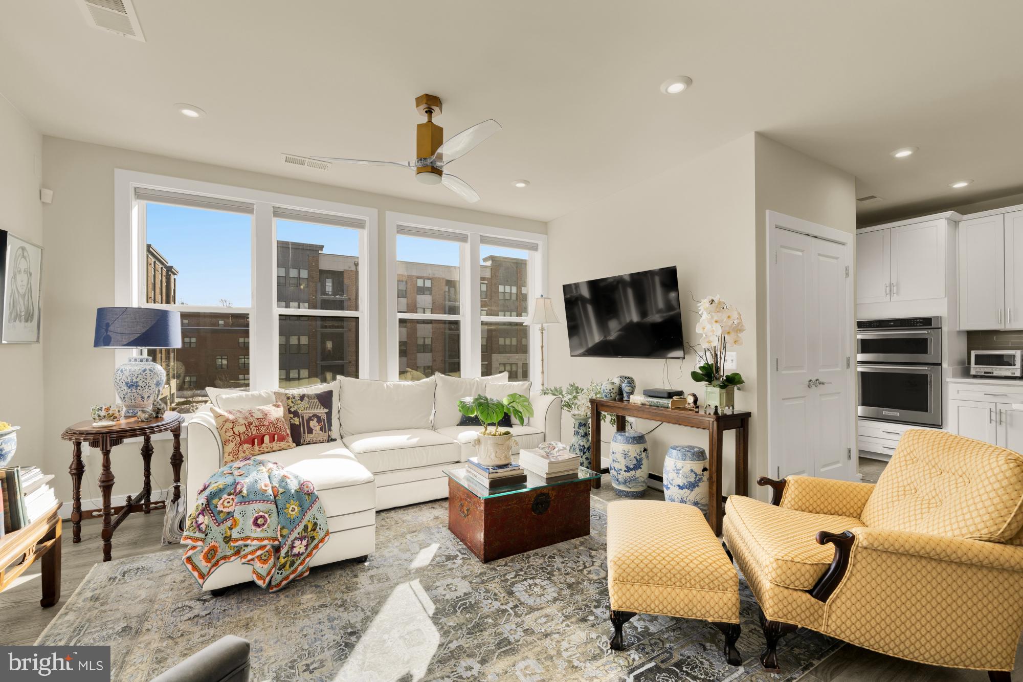 TOWER OAKS - Residential