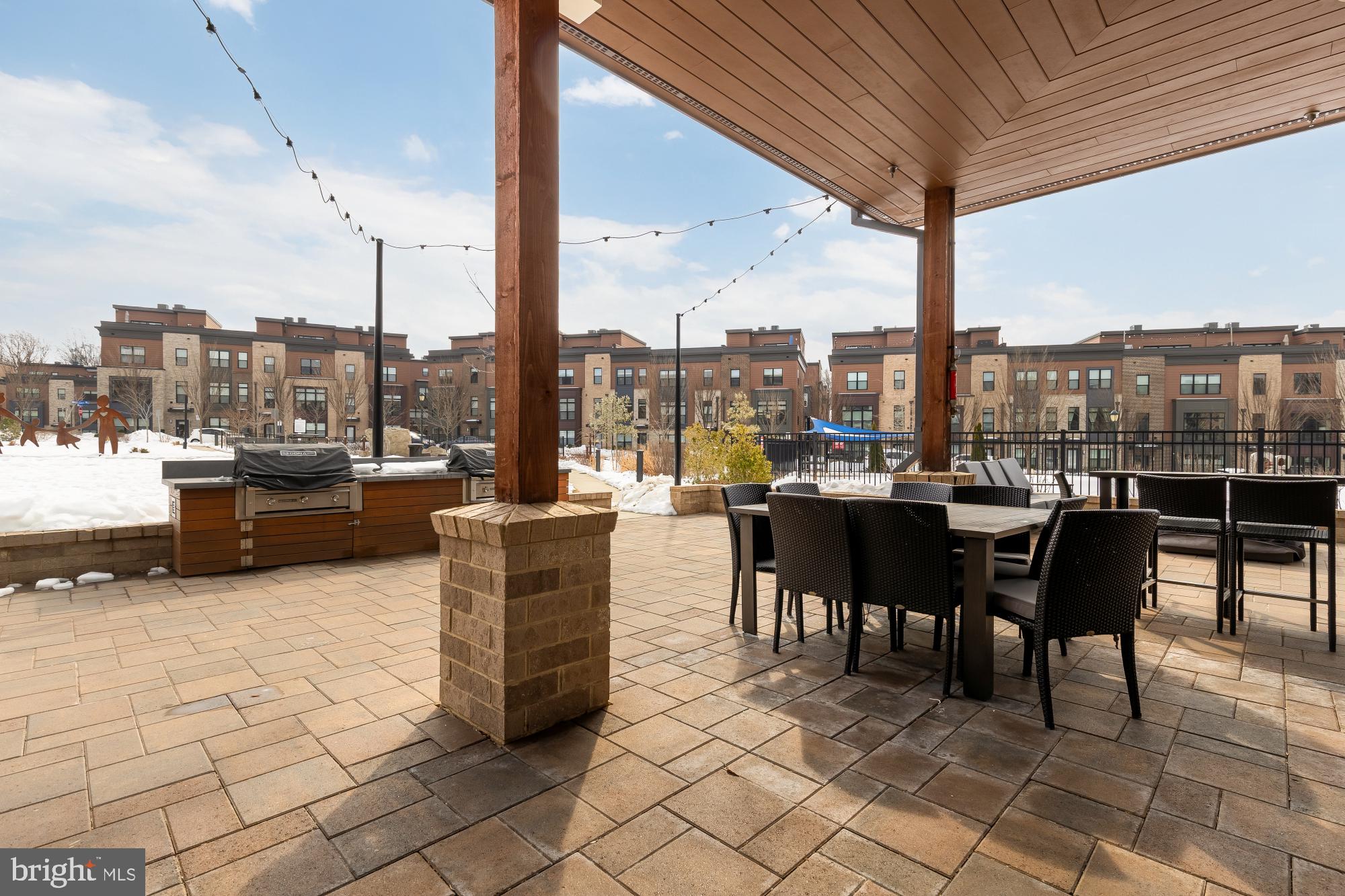 TOWER OAKS - Residential