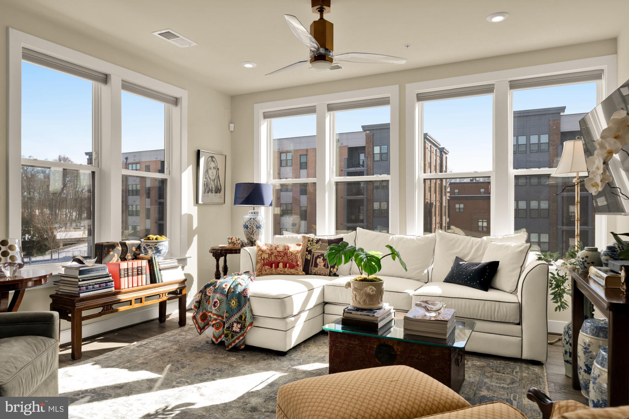 TOWER OAKS - Residential