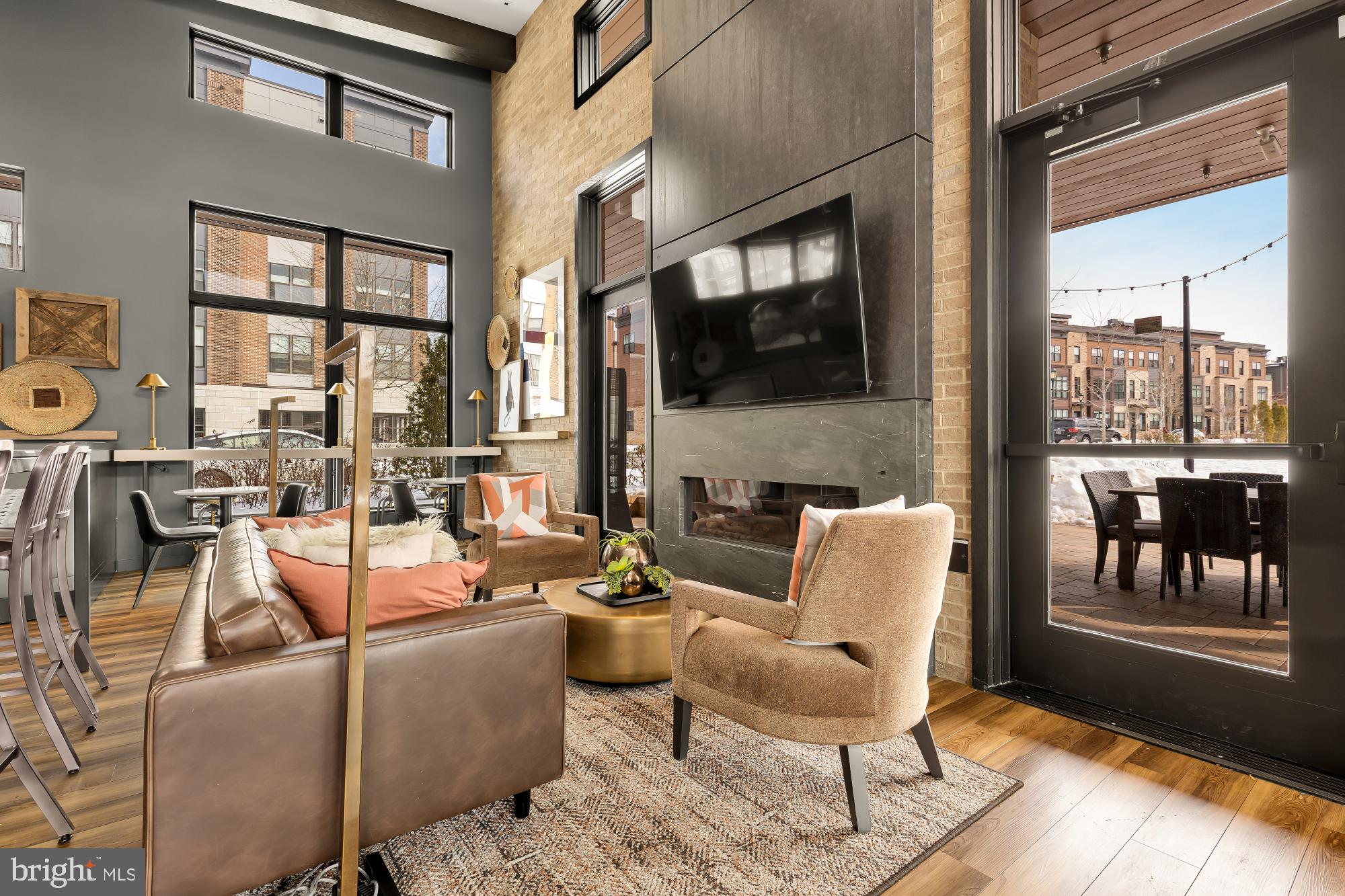 TOWER OAKS - Residential