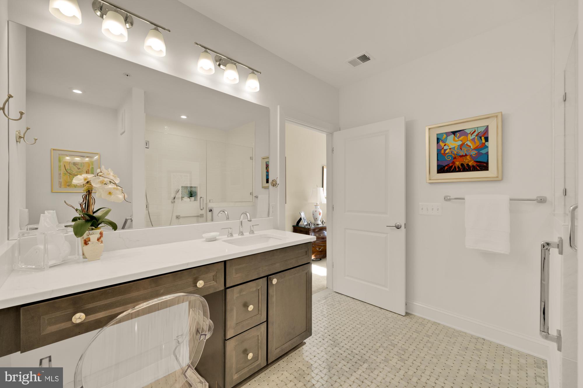 TOWER OAKS - Residential