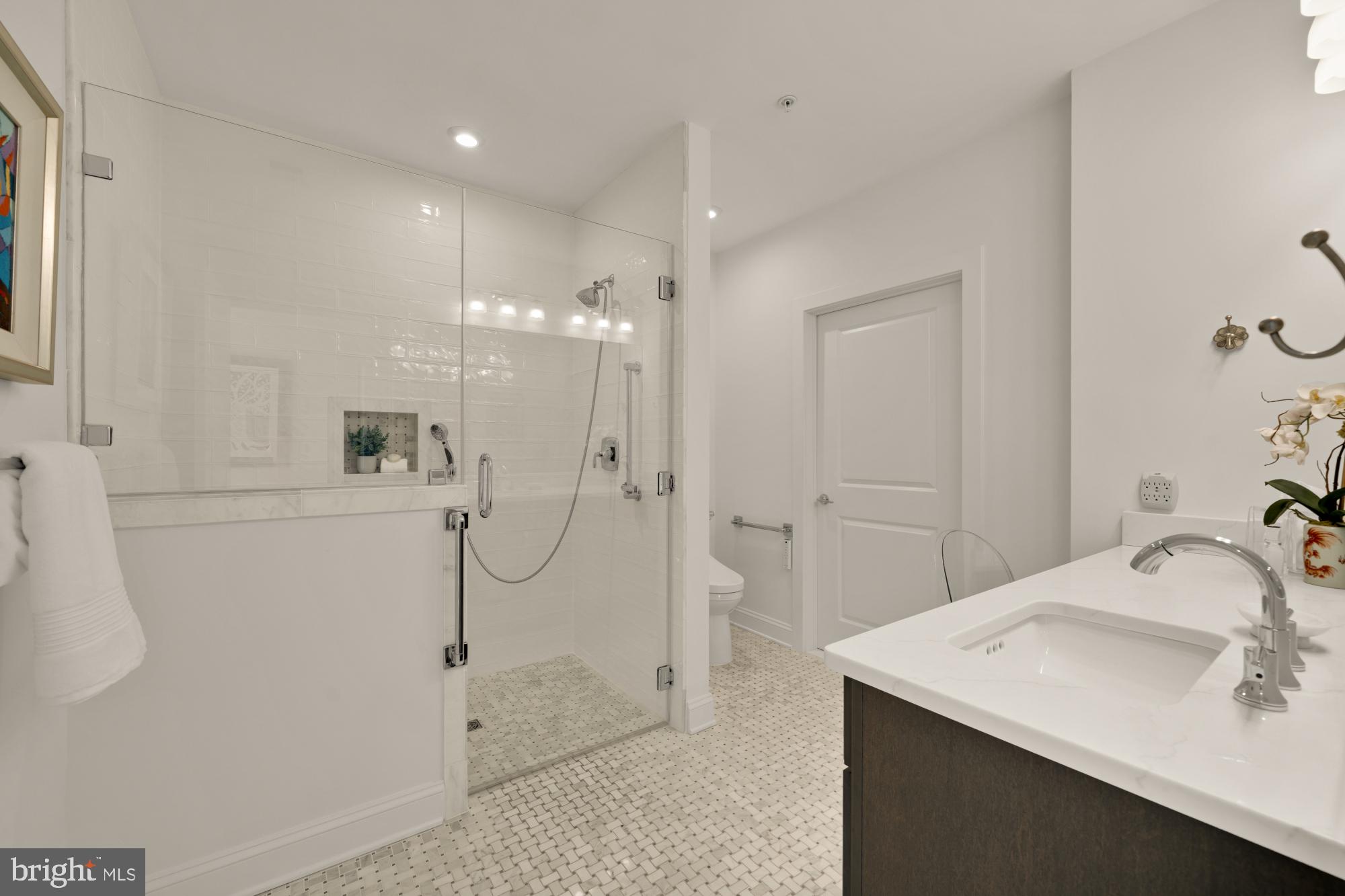 TOWER OAKS - Residential