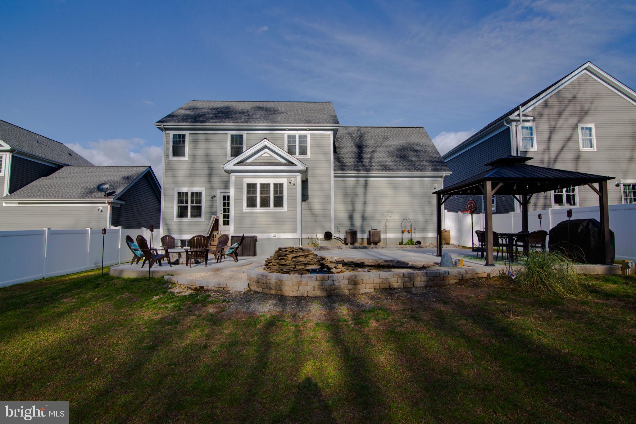 LADYSMITH VILLAGE - Residential