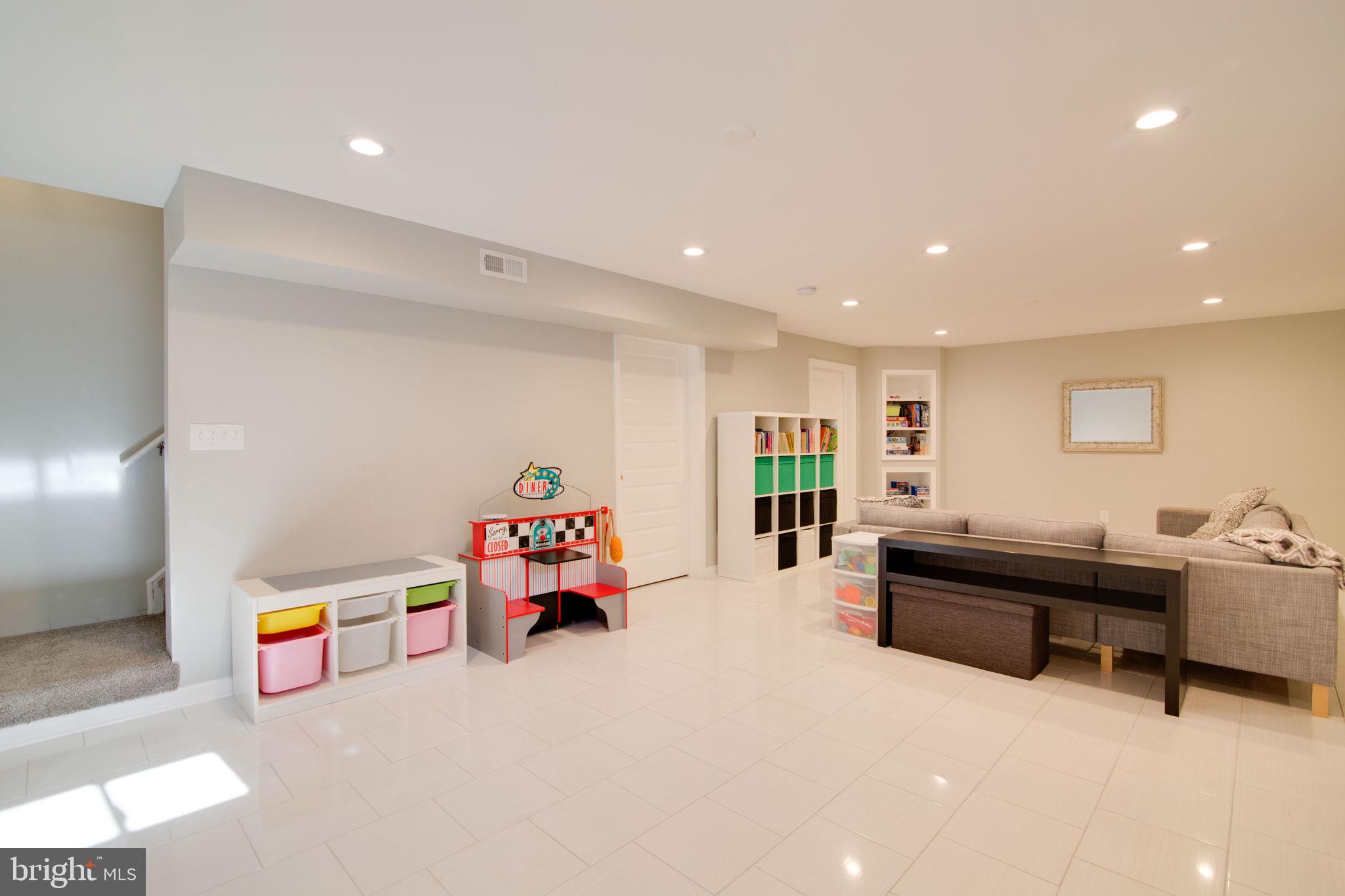 LADYSMITH VILLAGE - Residential