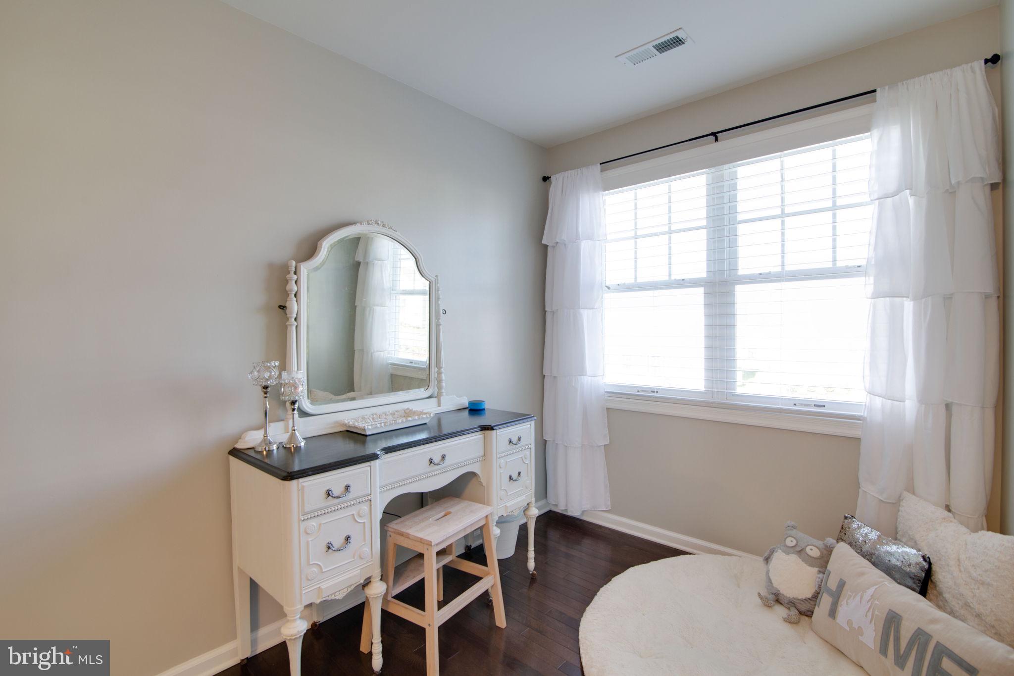 LADYSMITH VILLAGE - Residential