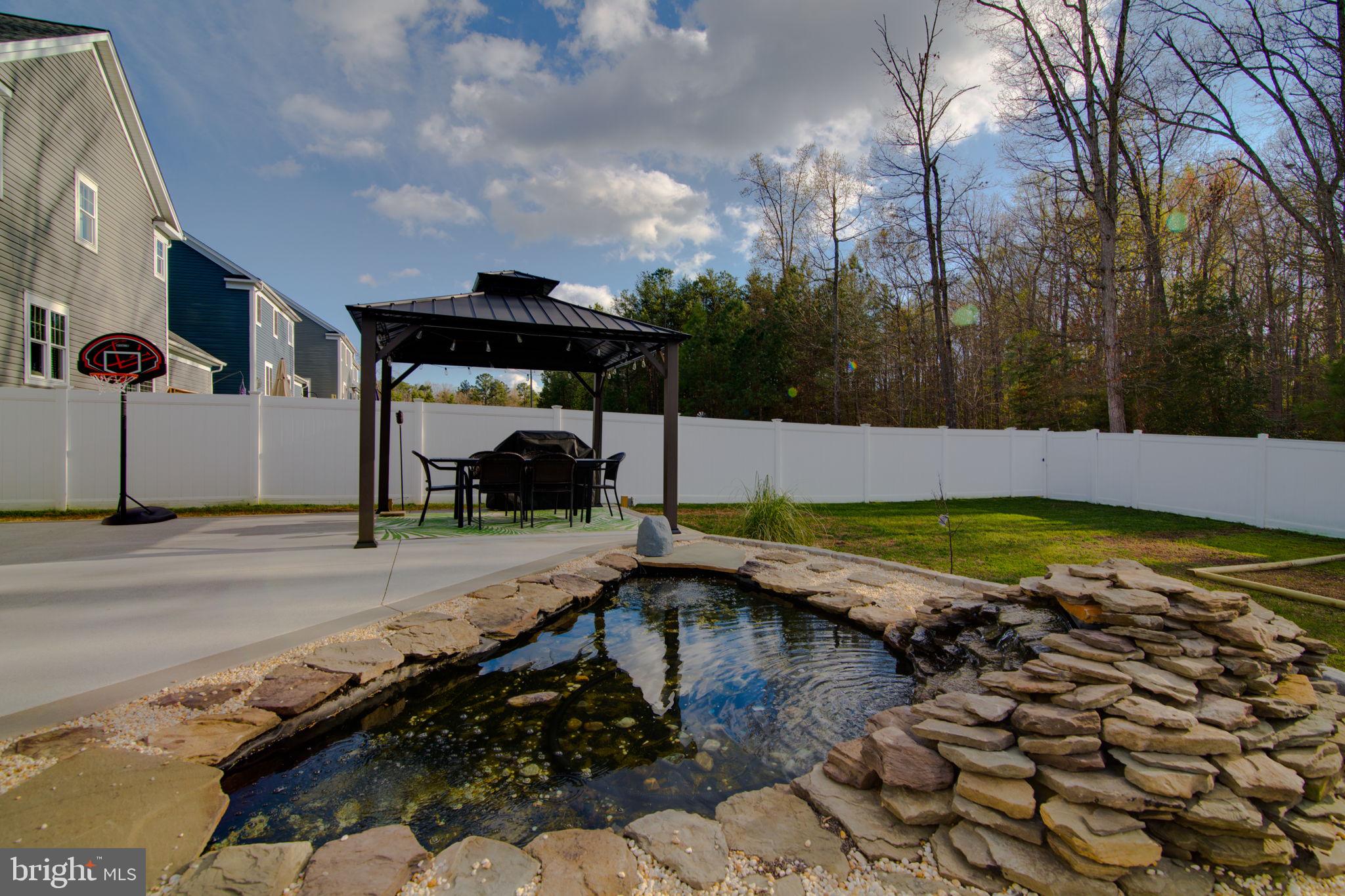 LADYSMITH VILLAGE - Residential