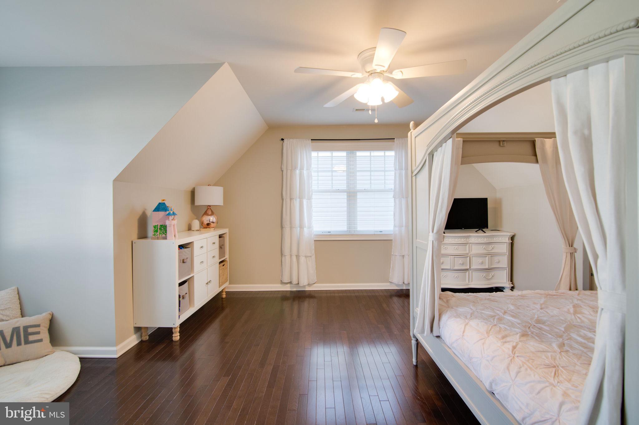 LADYSMITH VILLAGE - Residential